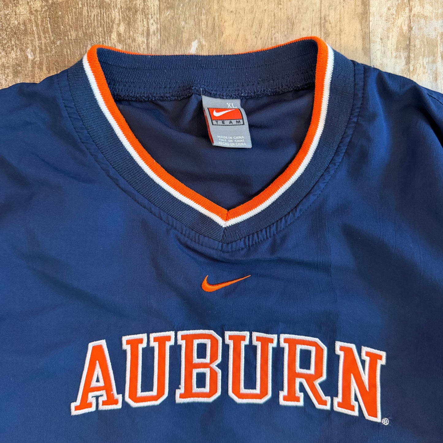 (S) Vintage 2000s Nike University of Auburn Tigers Center Swoosh Pullover Windbreaker