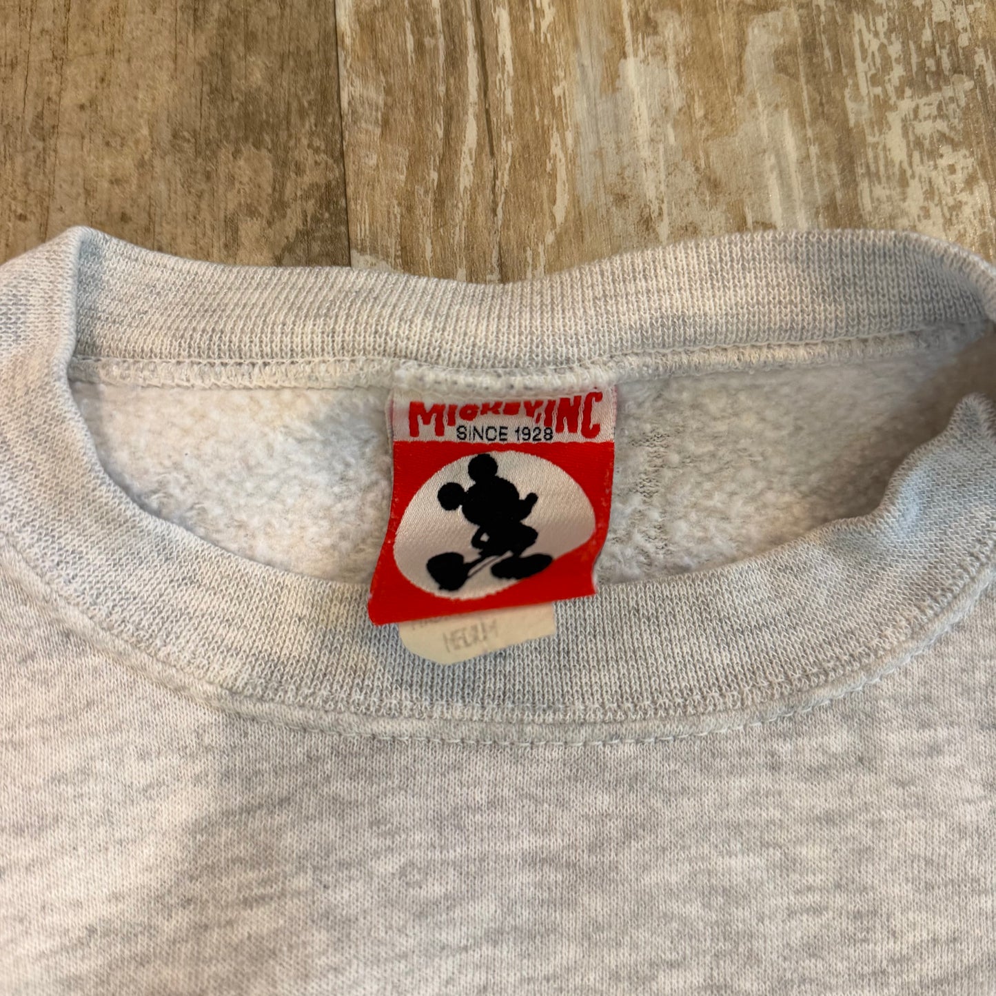(M) Vintage 90s Walt Disney World Mickey Mouse Crewneck