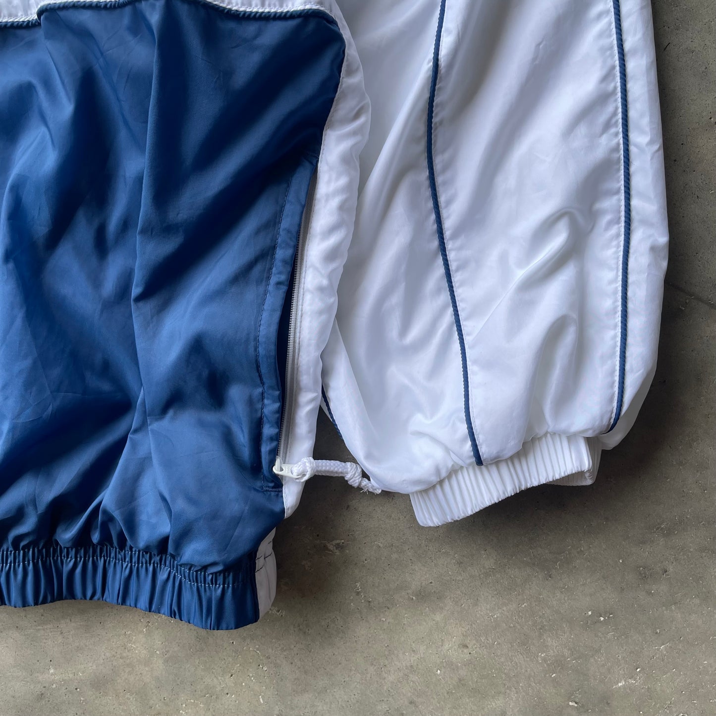 (2XL) 90s Nike White/Blue Windbreaker