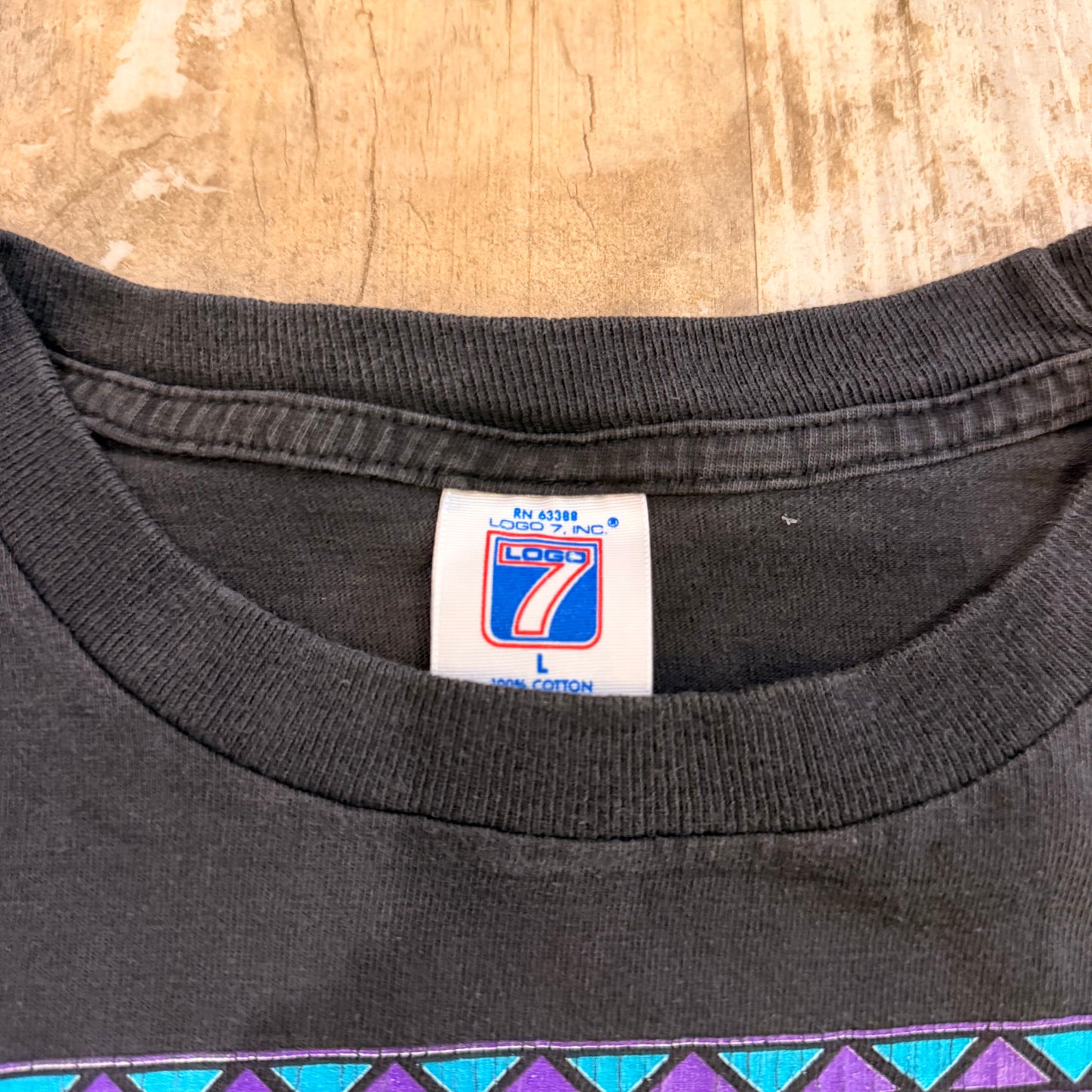 (L) Vintage 90s Logo 7 Phoenix Suns Graphic Shirt