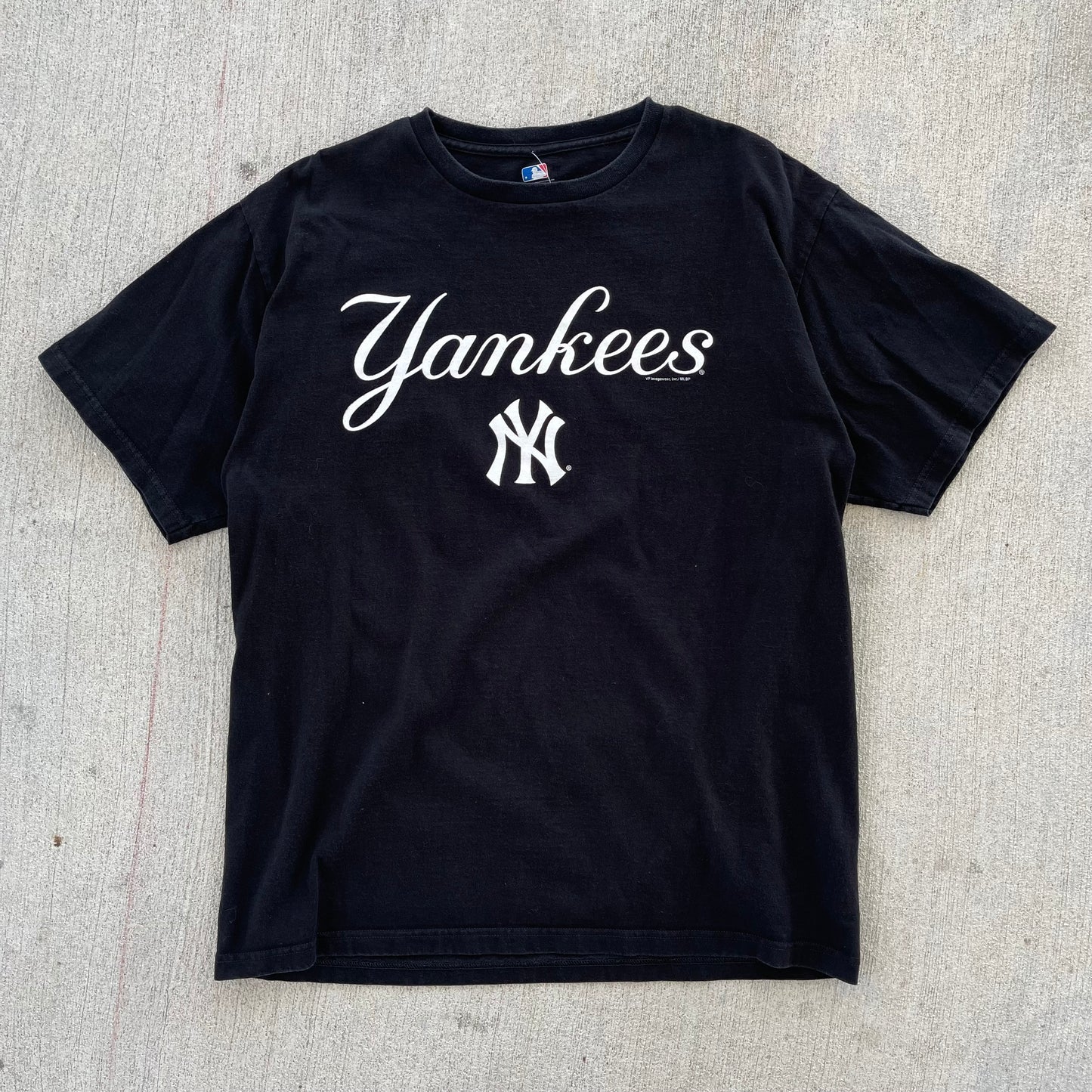 (M/L) 00s New York Yankees Black Tee