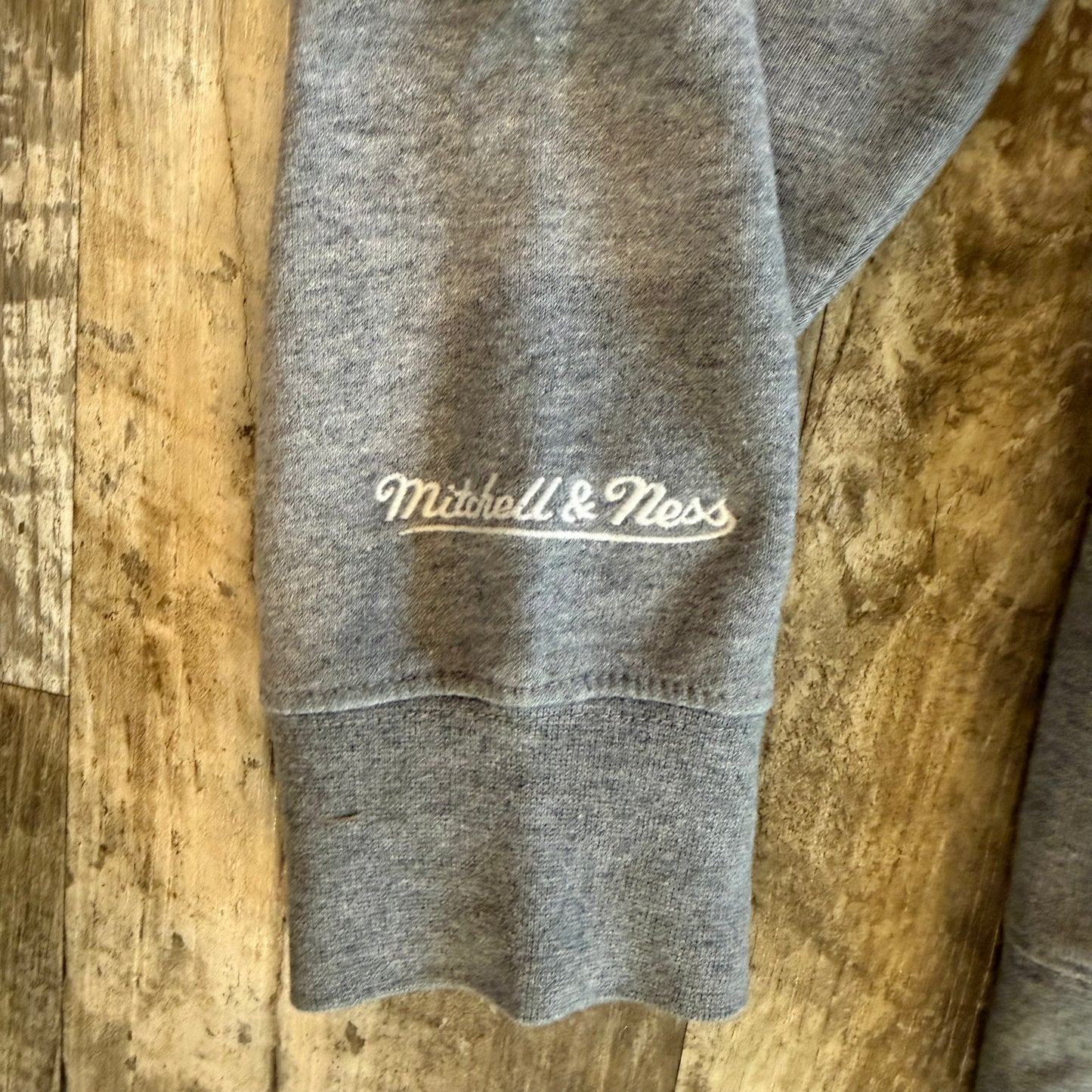 (S/M) Mitchell & Ness Philadelphia 76ers Crewneck