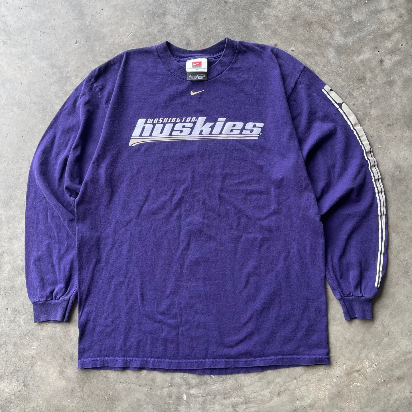 (M) 90s Nike University of Washington Huskies Center Swoosh Long Sleeve Tee