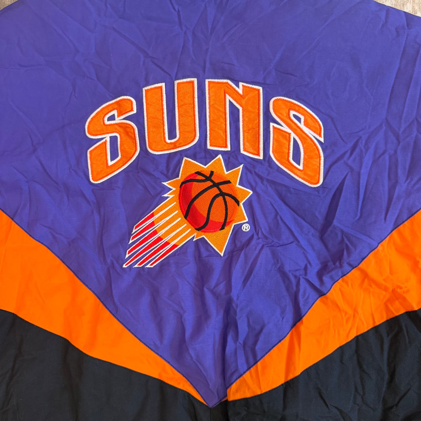 (L/XL) Vintage 1990s Phoenix Suns Locker Line NBA Puffer Jacket