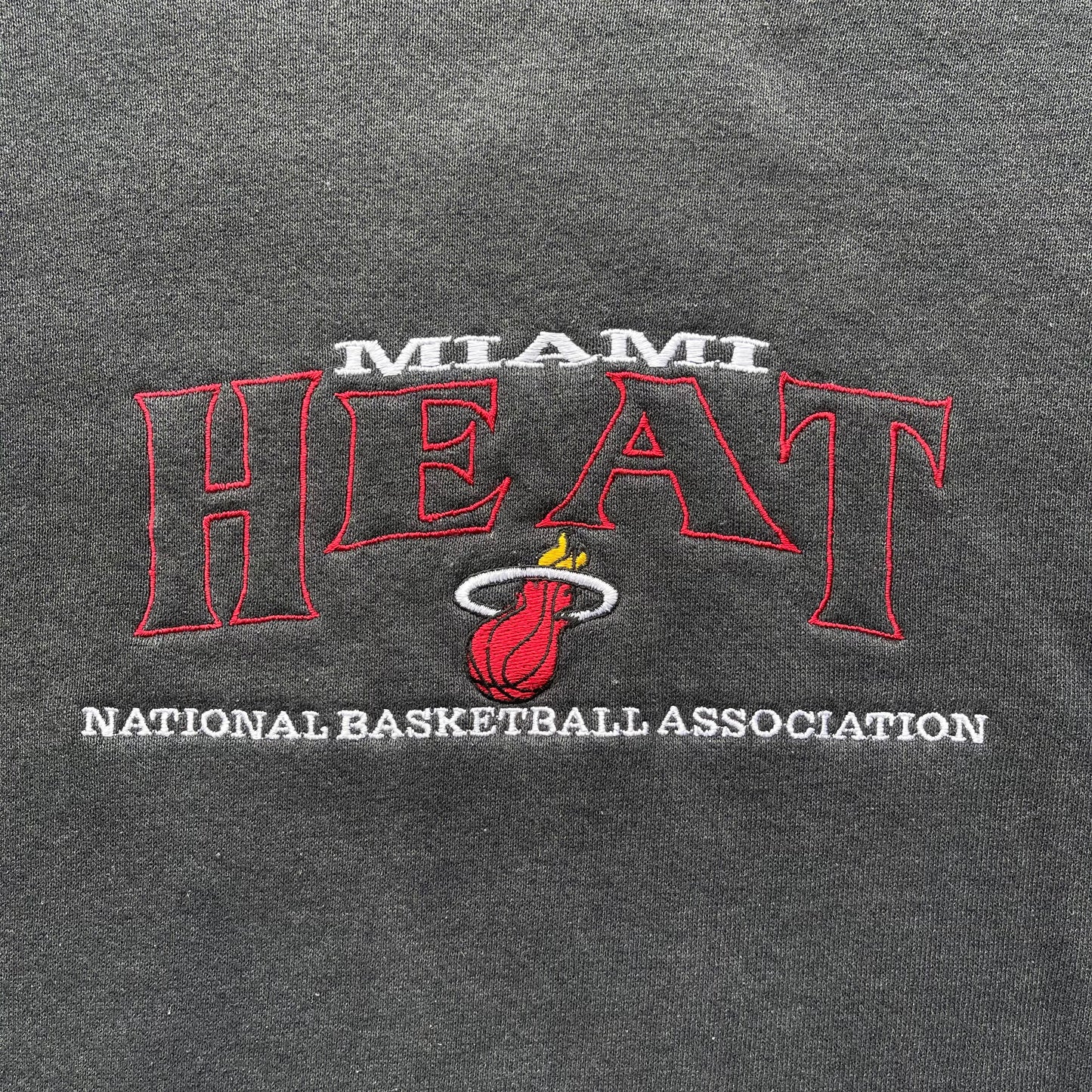 (2XL) Vintage Miami Heat Embroidered Crewneck