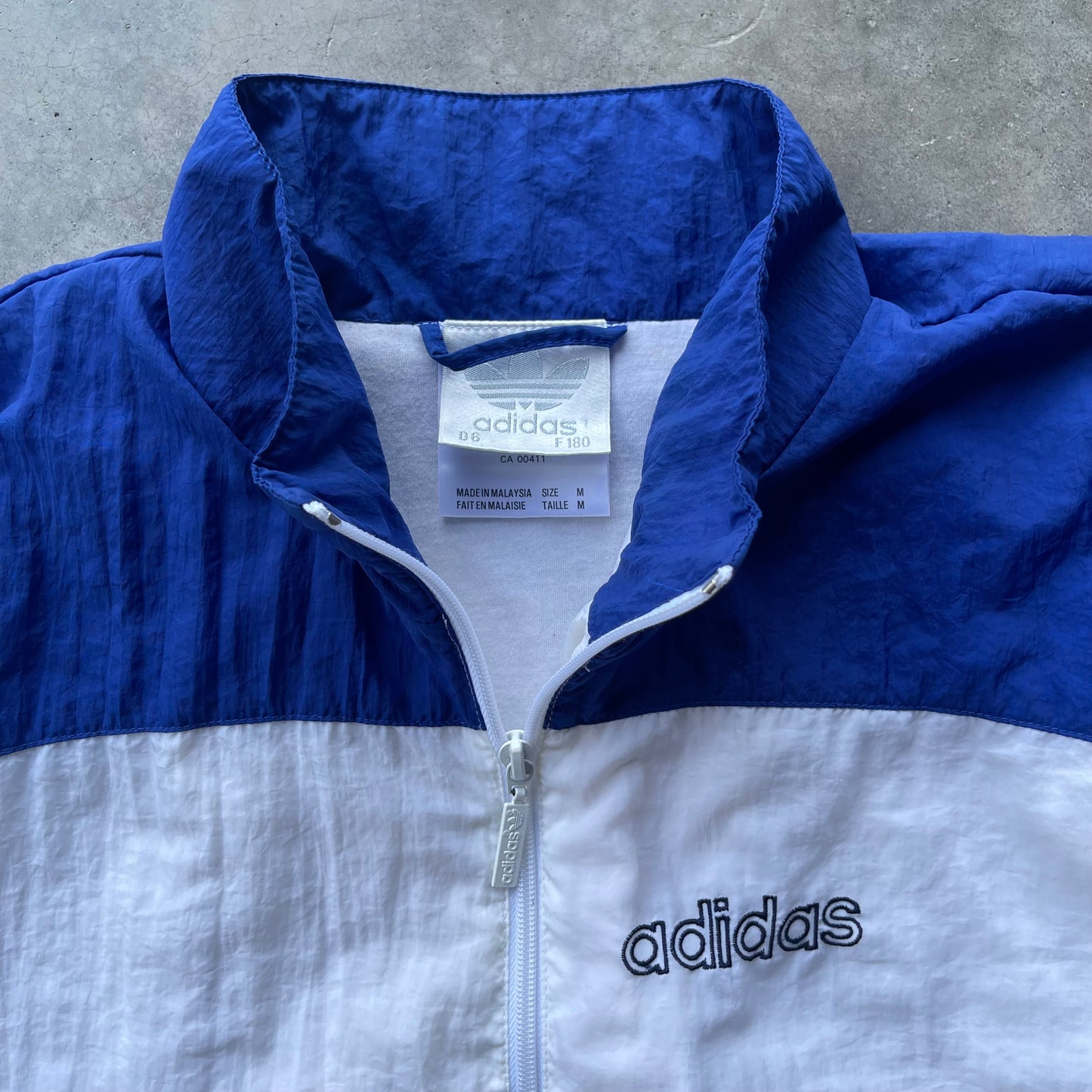 (M/L) 90s Adidas Embroidered Back Logo Windbreaker