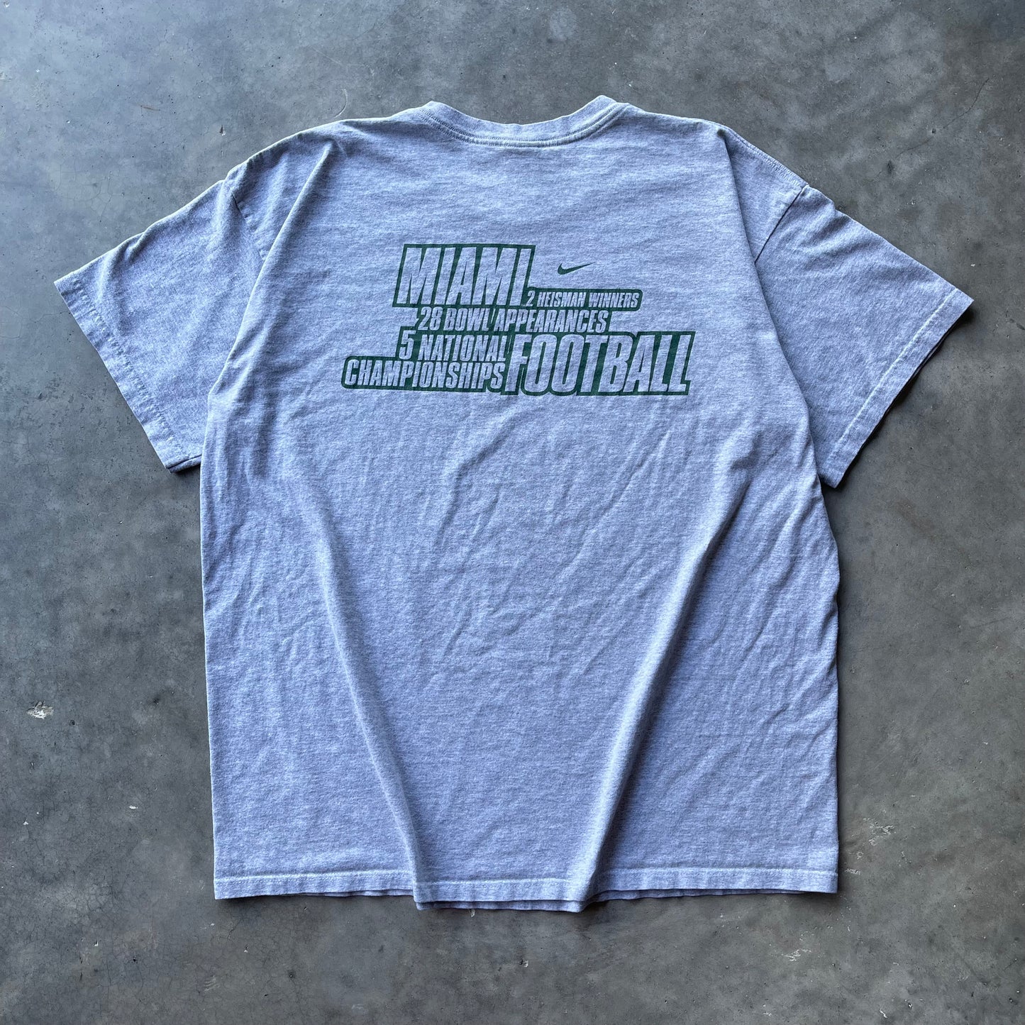 (XL) ‘00s University of Miami Hurricanes Center Swoosh “U” Logo Graphic