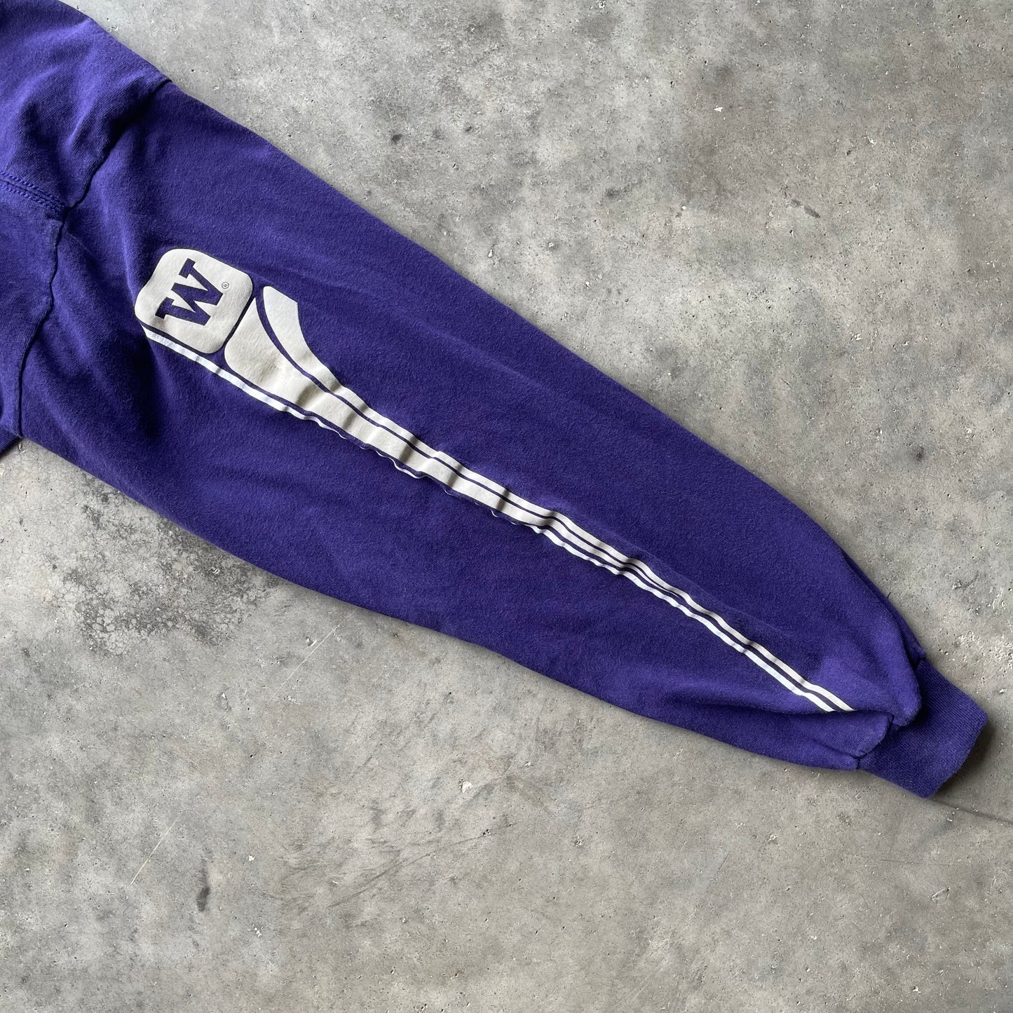 (M) 90s Nike University of Washington Huskies Center Swoosh Long Sleeve Tee