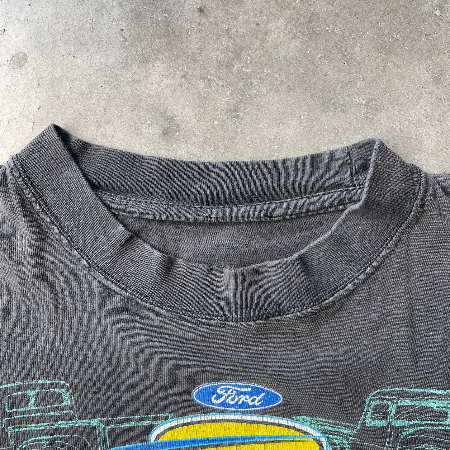 (M) 90s Ford 7 Series First Class Truck Graphic Thrashed Tee