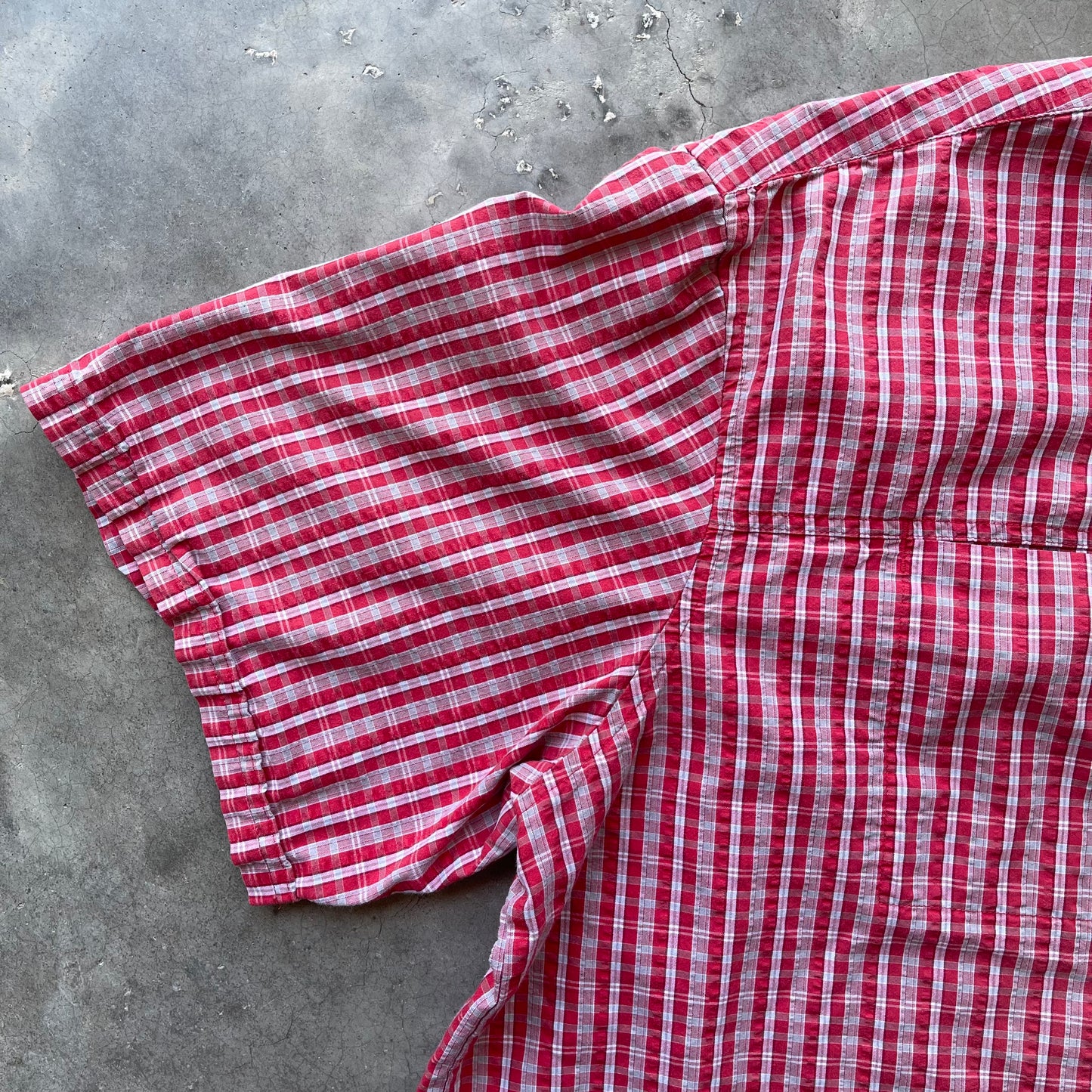(XL/2XL) Cabela's Cropped Plaid Red Buttoned Shirt