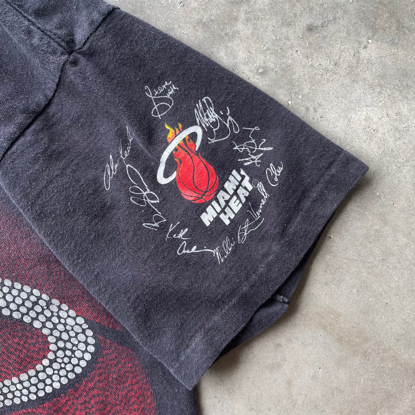 (M) ‘93 Miami Heat NBA Puff Print Rare Graphic Tee