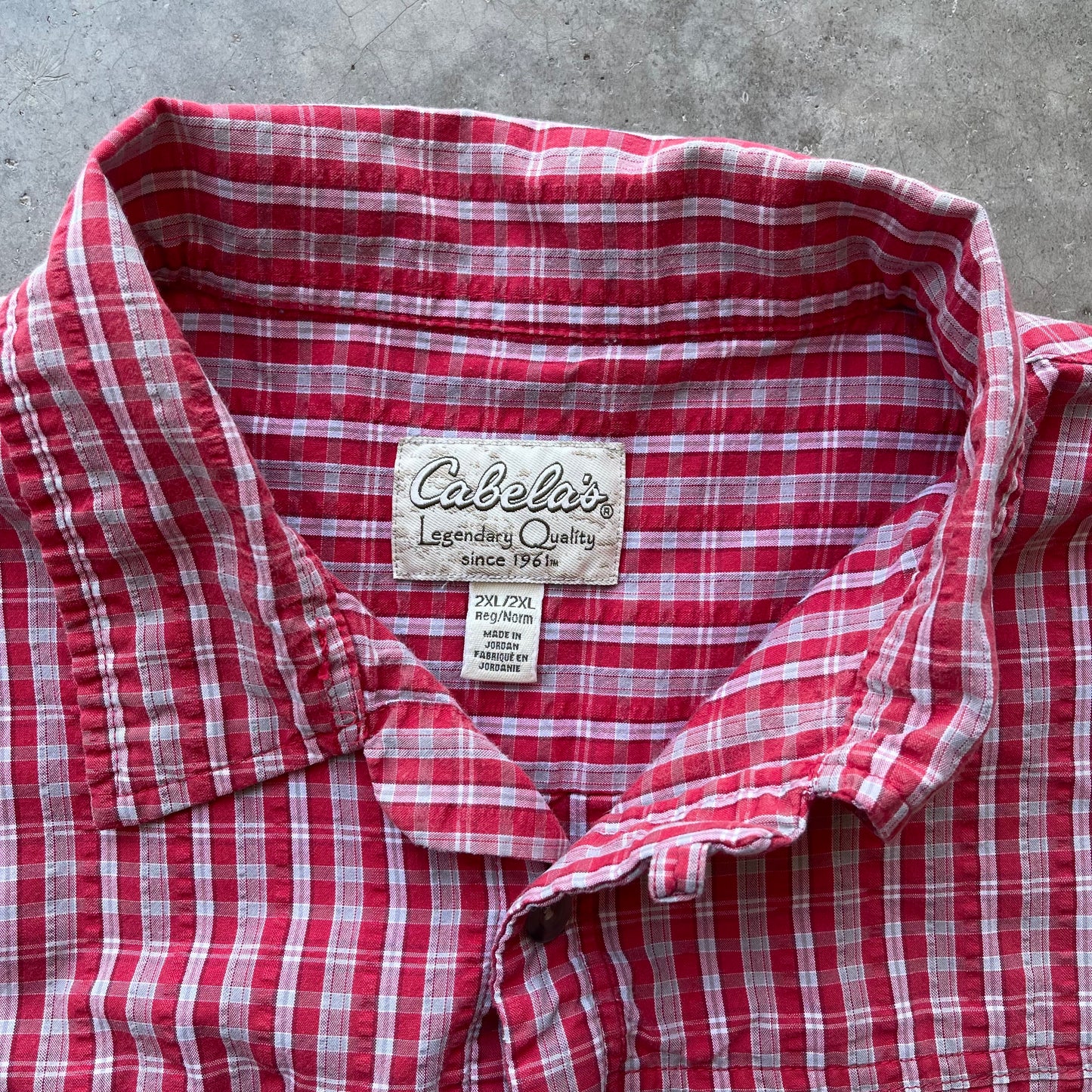 (XL/2XL) Cabela's Cropped Plaid Red Buttoned Shirt