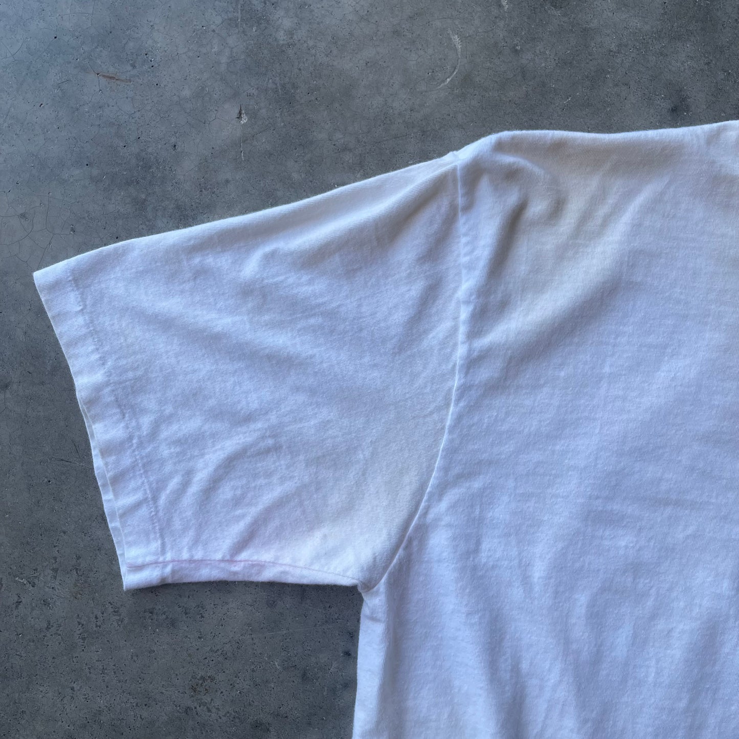 (XL) 90s Ron Jon Surf Shop “USA” Surfer Graphic Pocket Tee