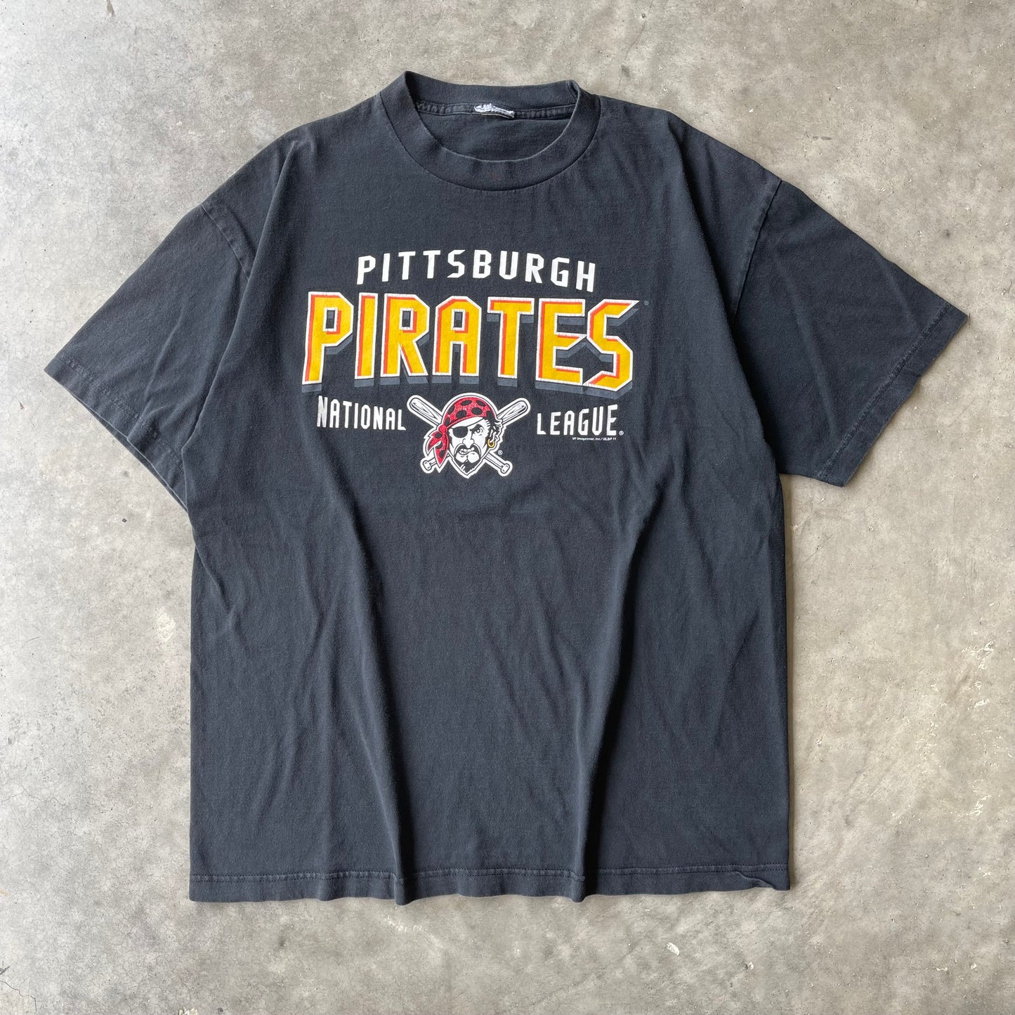 (L) 2011 Pittsburgh Pirates MLB Baseball Tee