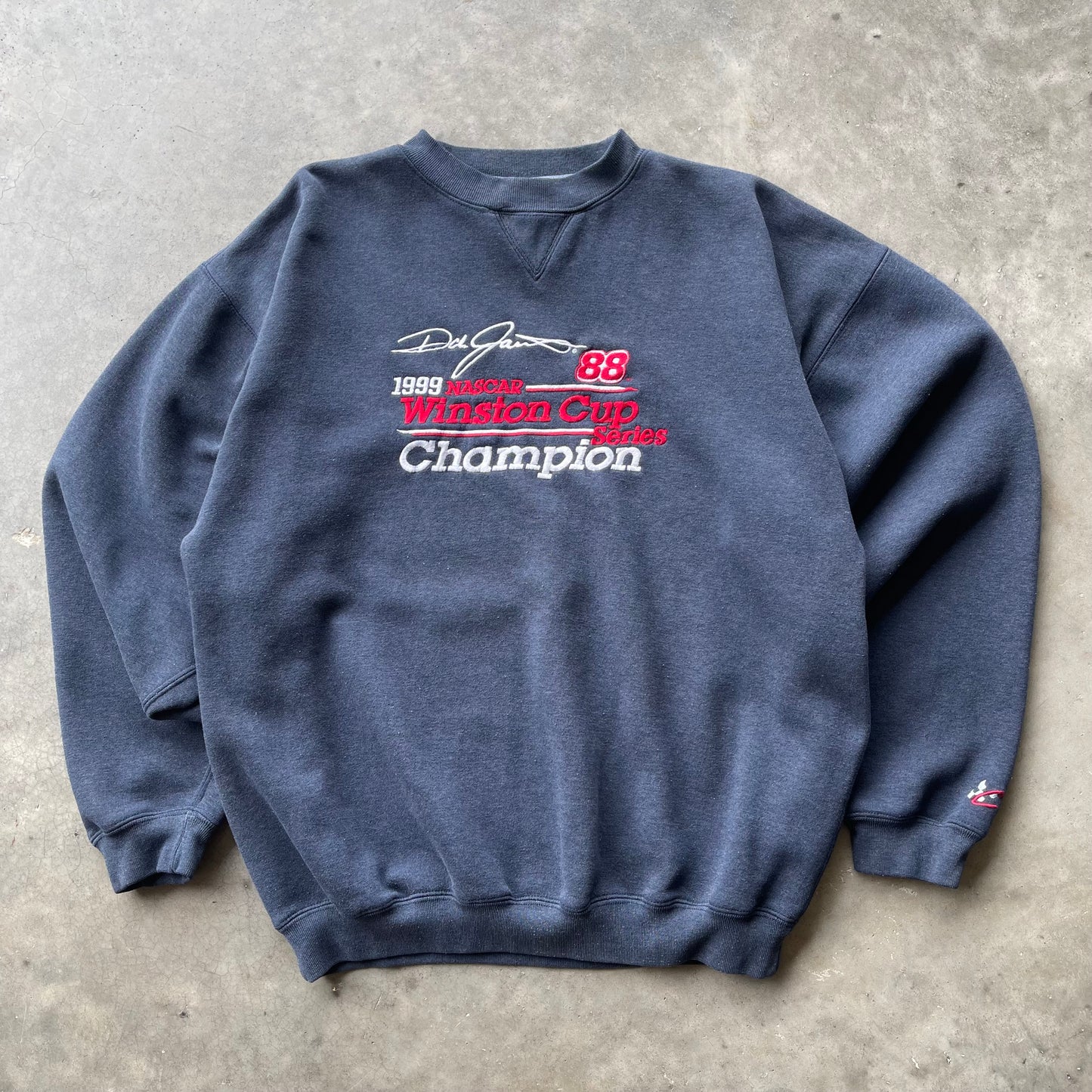 (XL) '99 Nascar Winston Cup Dale Jarrett Champion Embroidered Crewneck
