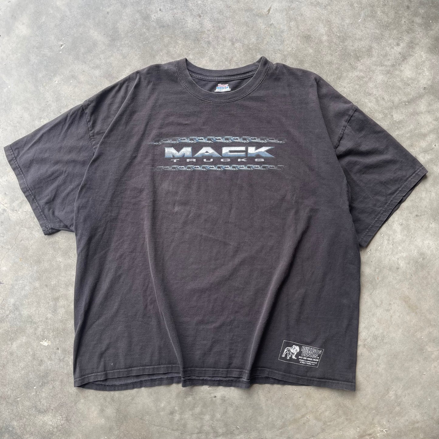 (2XL/3XL) Y2K Mack Truck Bulldog Graphic Chain Logo Tee