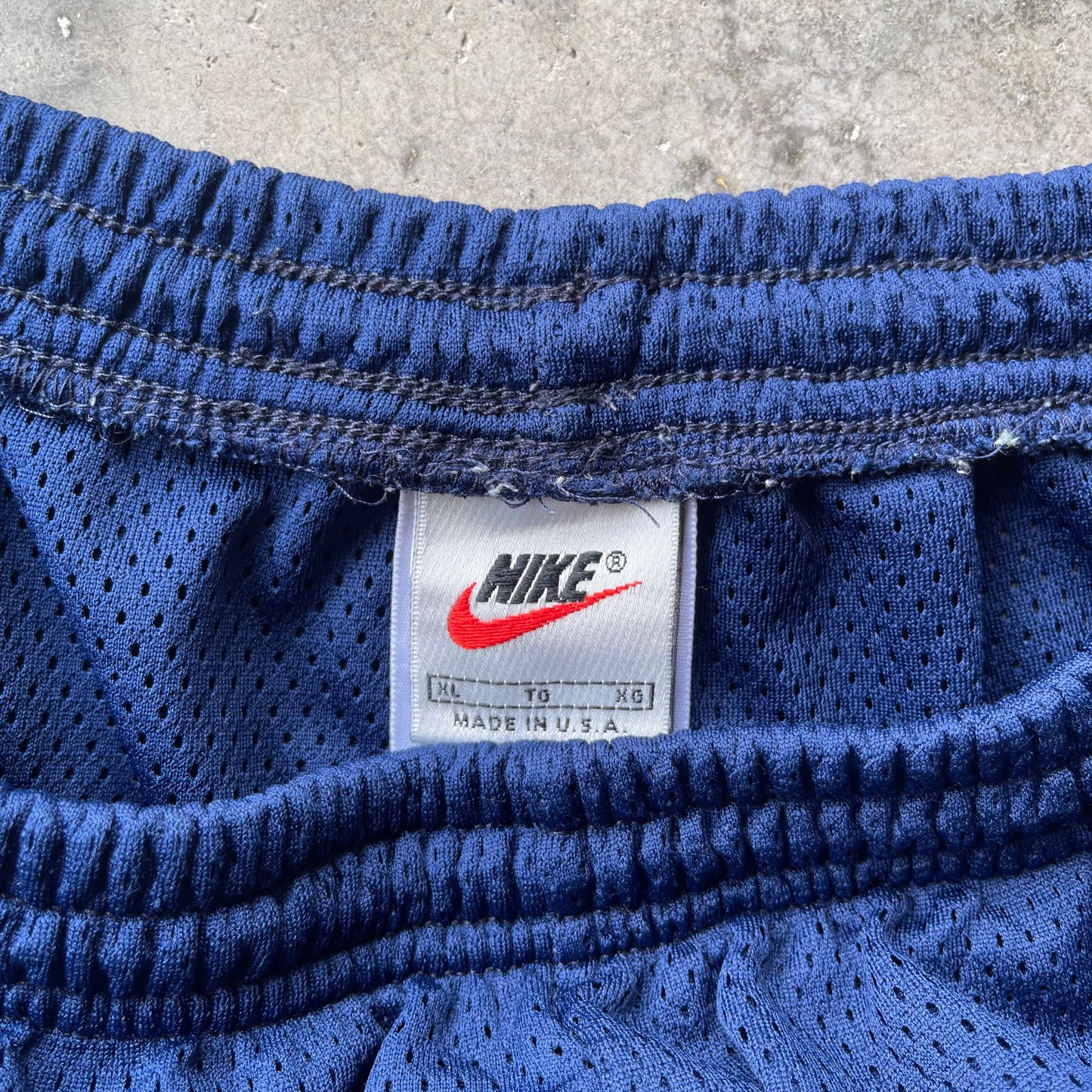 (XL) 90s Nike Navy Blue Mesh Shorts