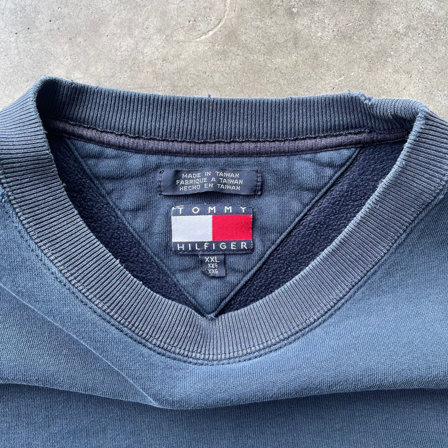 (L/XL) 90s Tommy Hilfiger Embroidered Crewneck