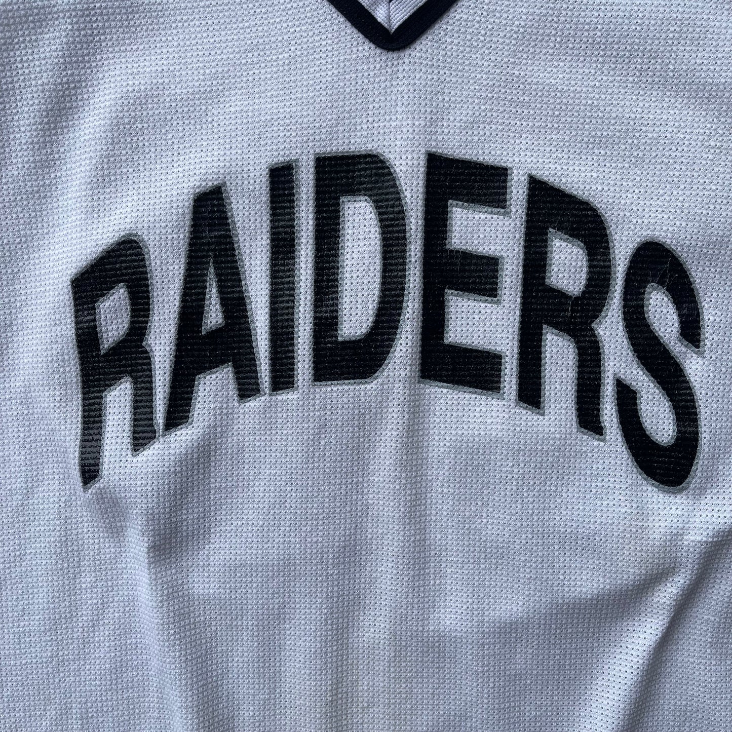 (L/XL) 90s Oakland Raiders Cropped Fit Football Jersey