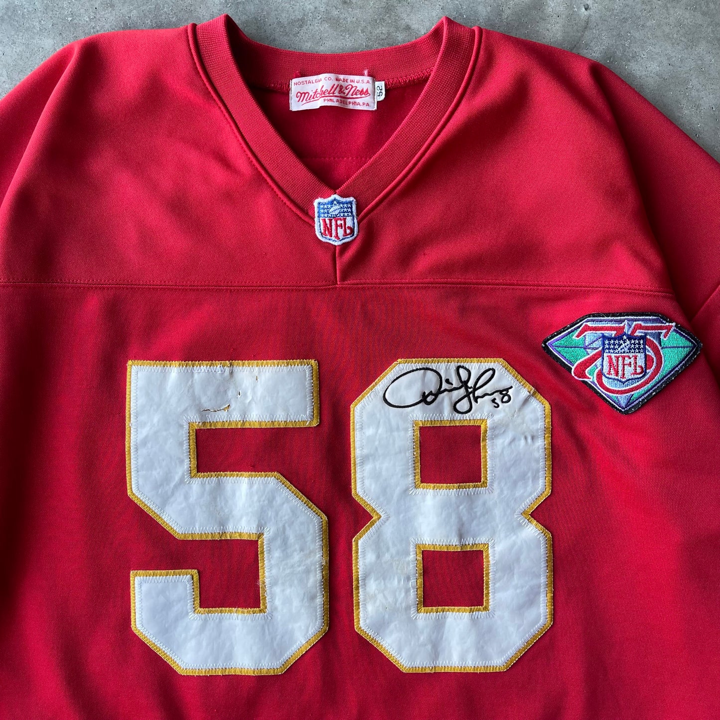 (2XL) Mitchell & Ness Kansas City Chiefs "Throwbacks" Derrick Thomas Football Jersey
