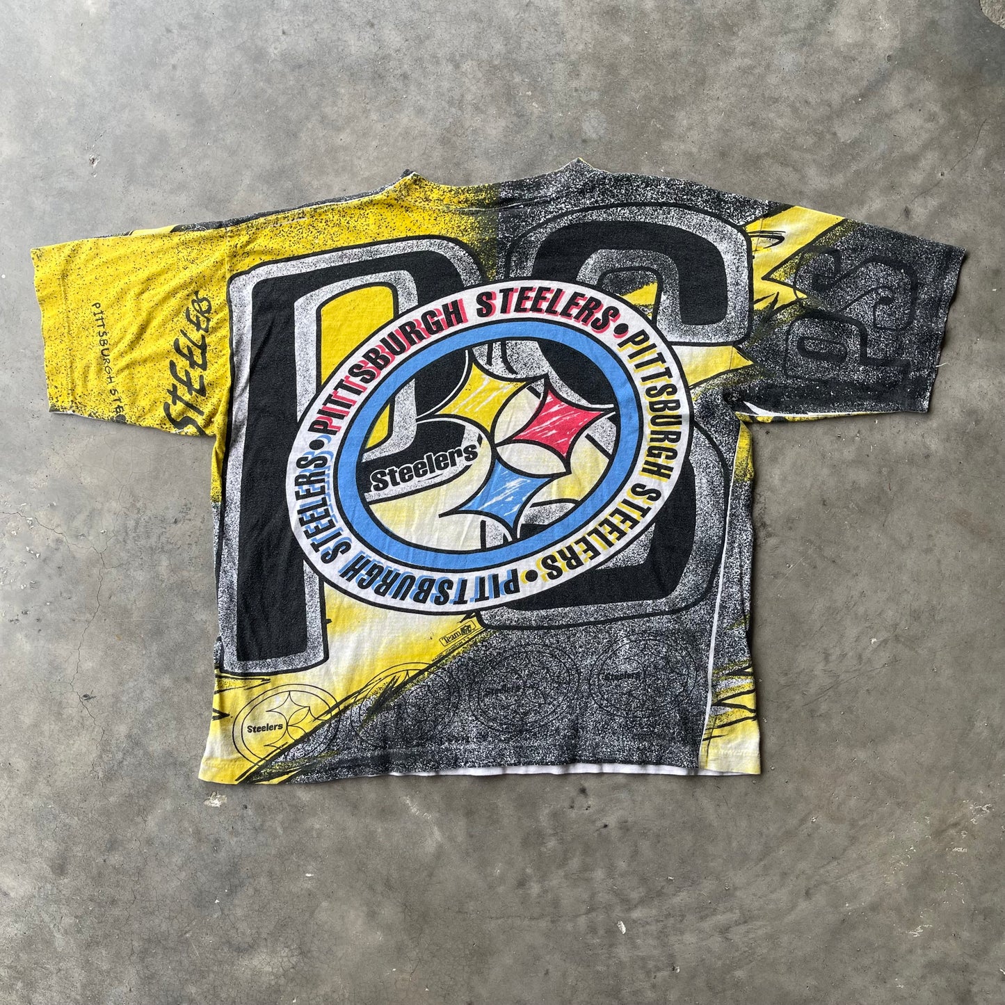 (S/M) 90s Pittsburgh Steelers NFL All Over Print Magic Johnson Tee