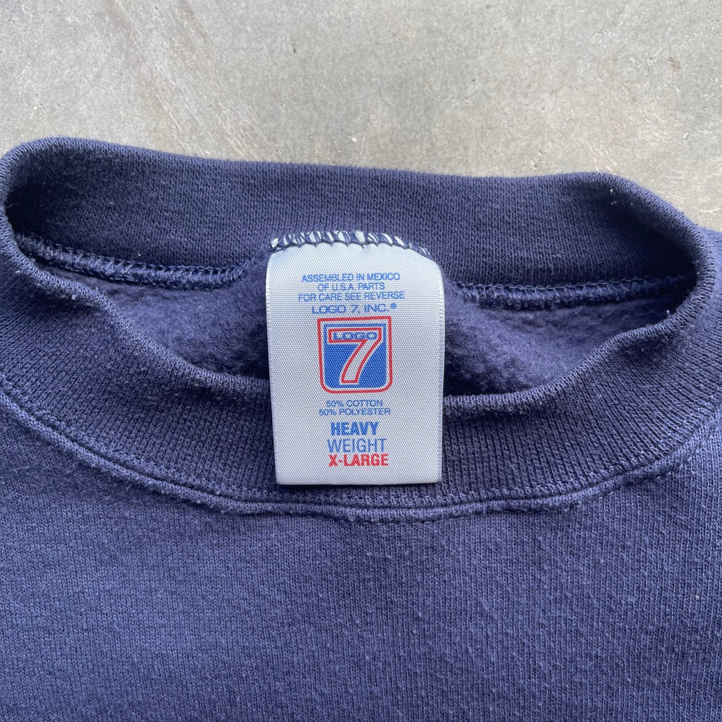 (XL) 1999 Denver Broncos Super Bowl Champions Embroidered Crewneck
