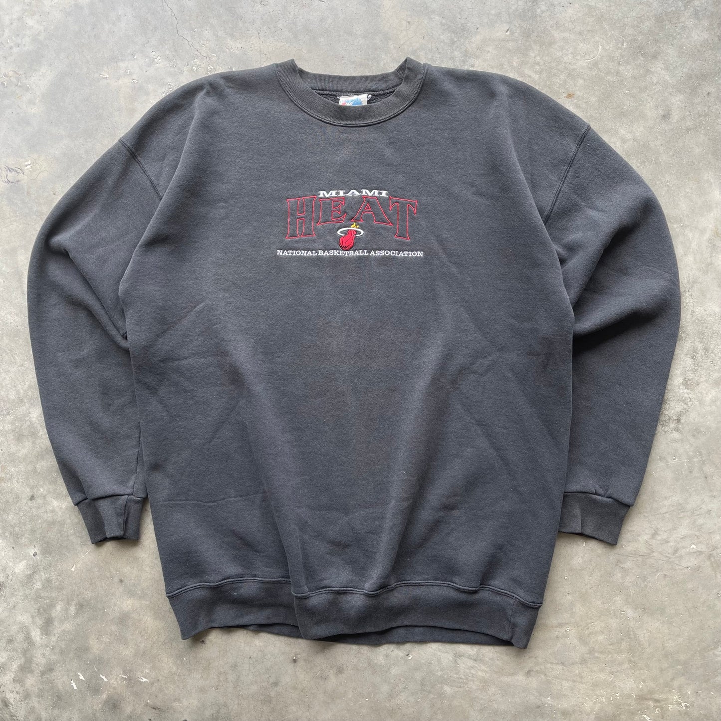 (2XL) Vintage Miami Heat Embroidered Crewneck