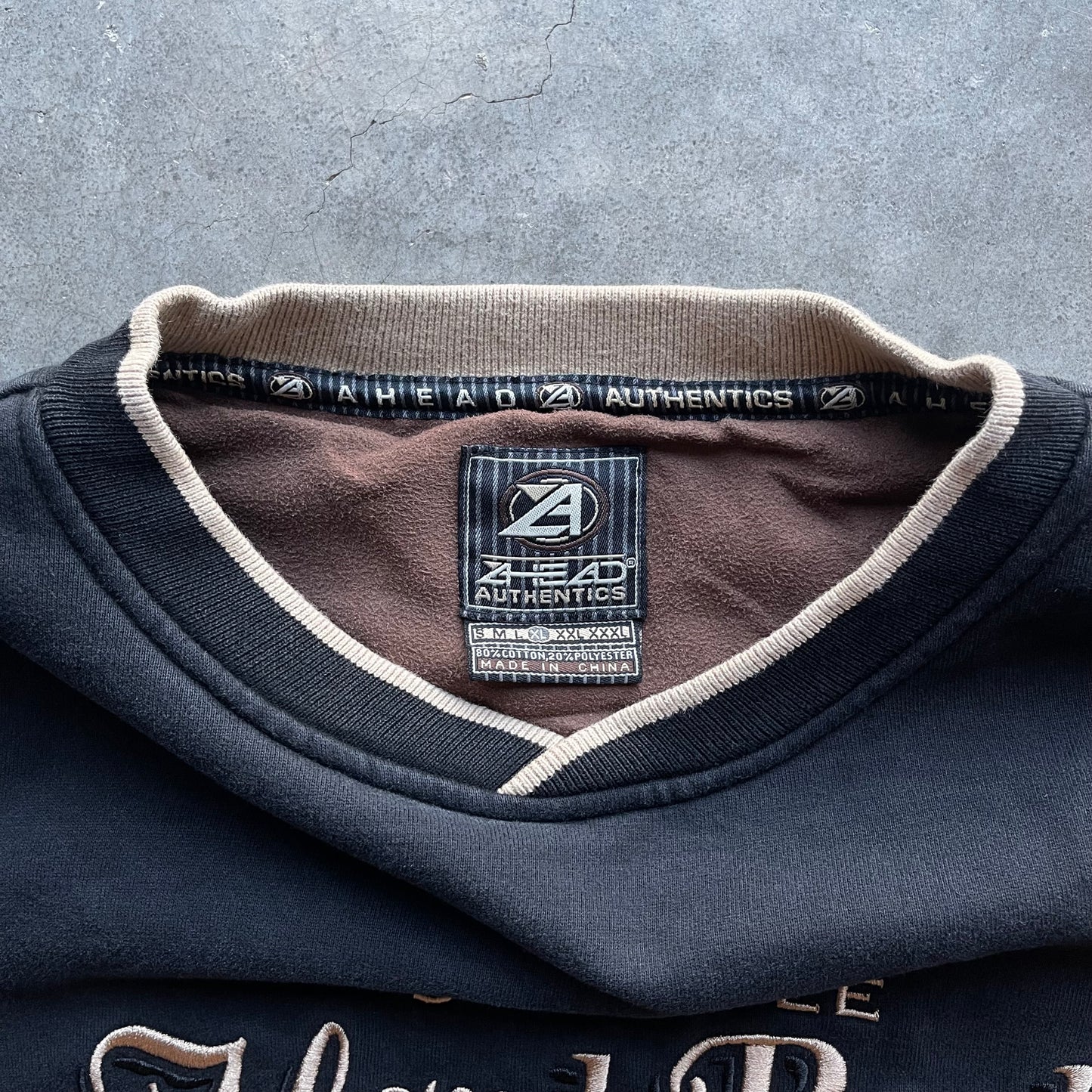(XL) Vintage Hard Rock Casino Embroidered Heavyweight Crewneck