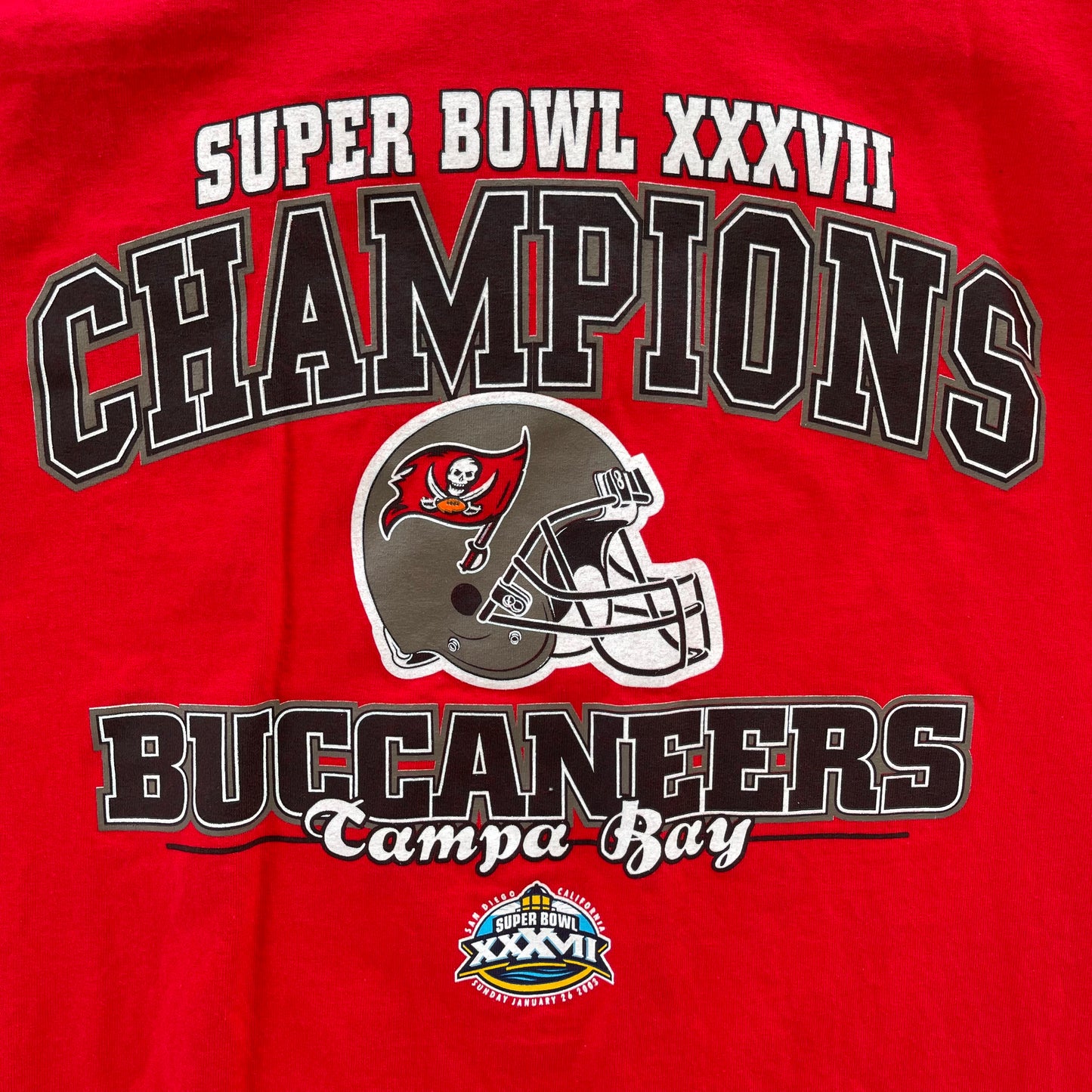 (L) '03 Tampa Bay Buccaneers Super Bowl Champions Tee