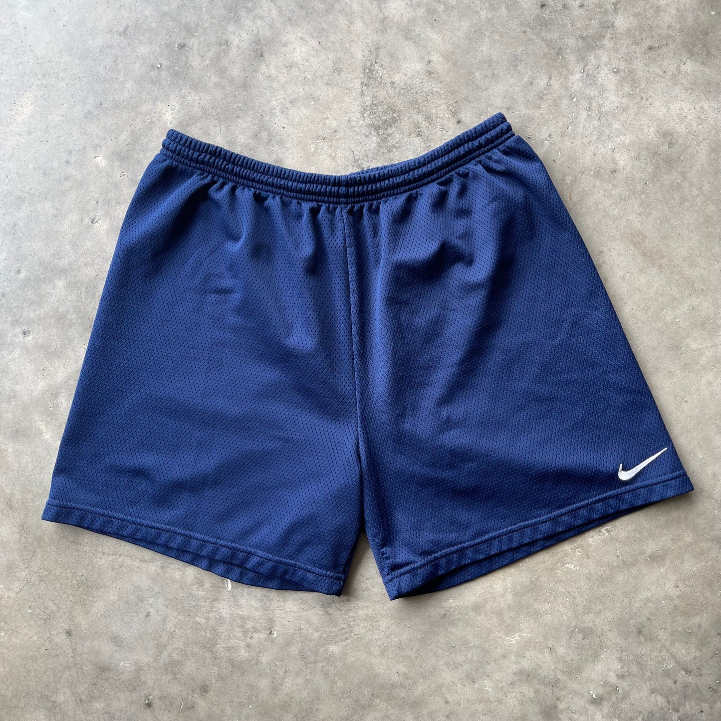 (XL) 90s Nike Navy Blue Mesh Shorts