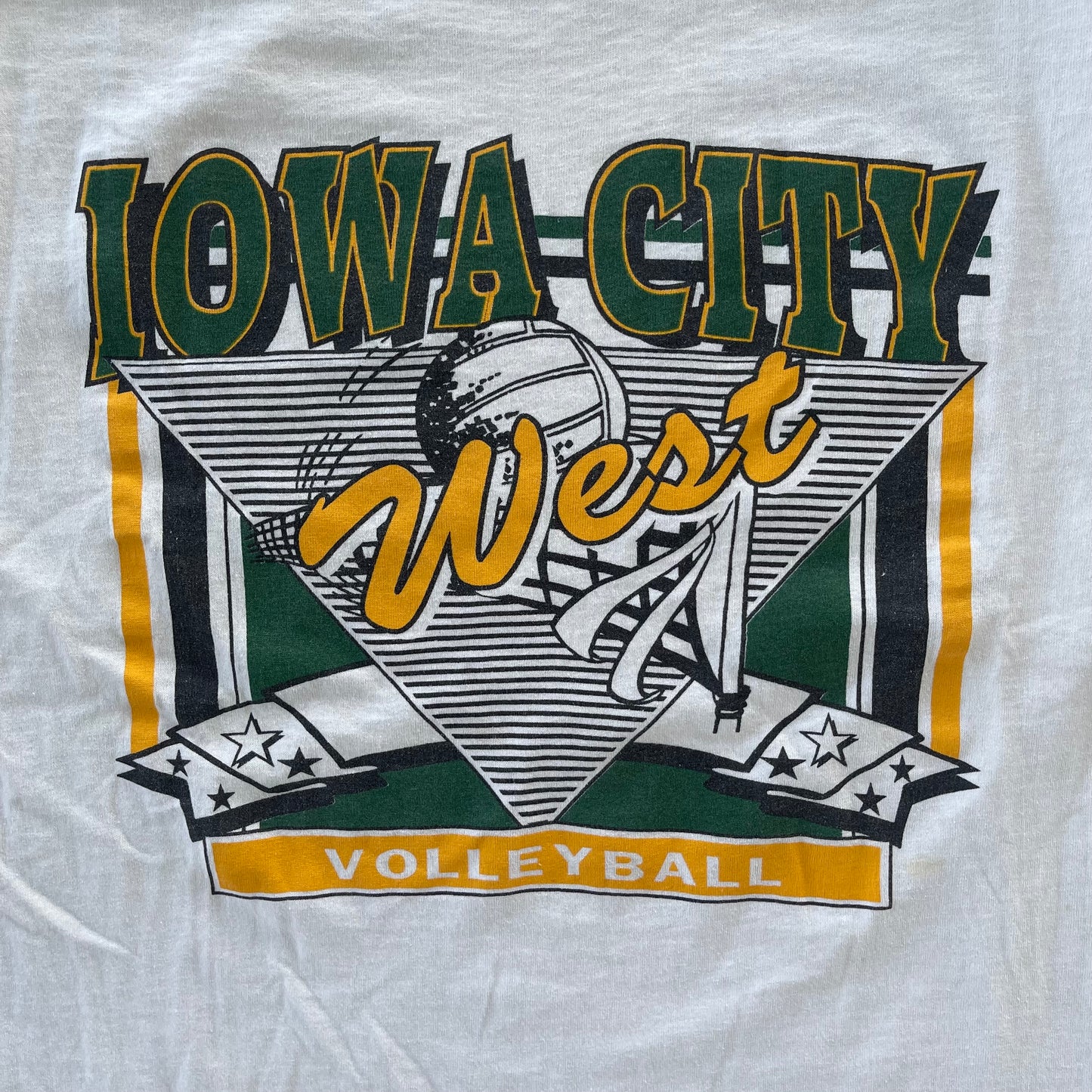 (S/M) 90s Iowa City Volleyball Tee