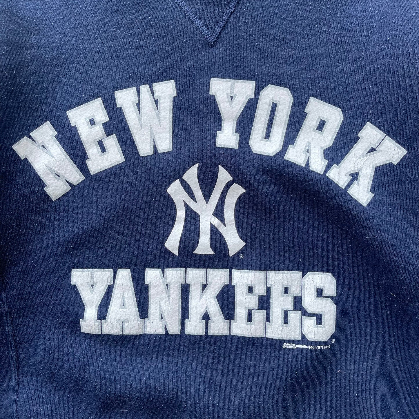 (M) 2012 New York Yankees MLB Spell Out Crewneck