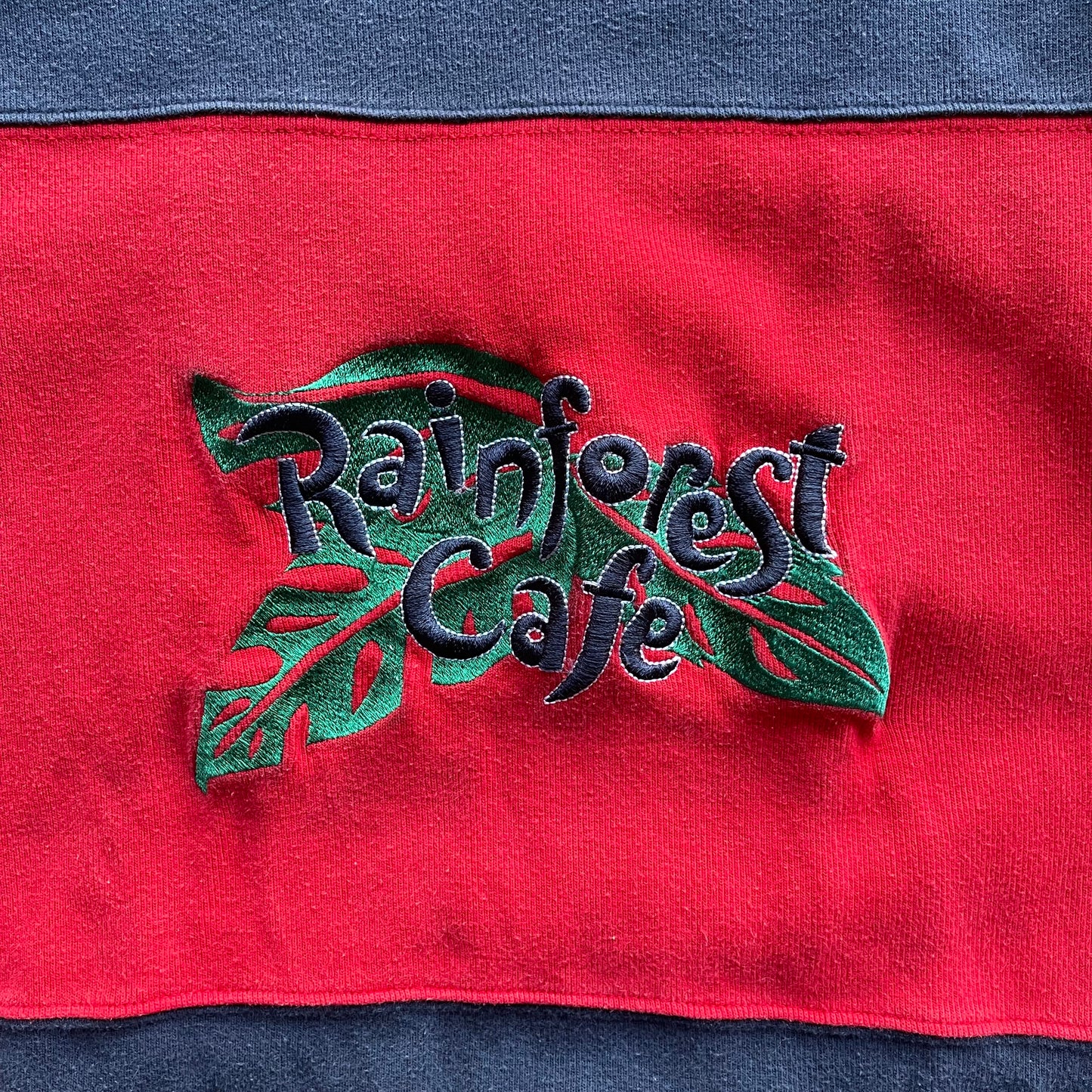 (M) 00s Rainforest Cafe Embroidered Crewneck