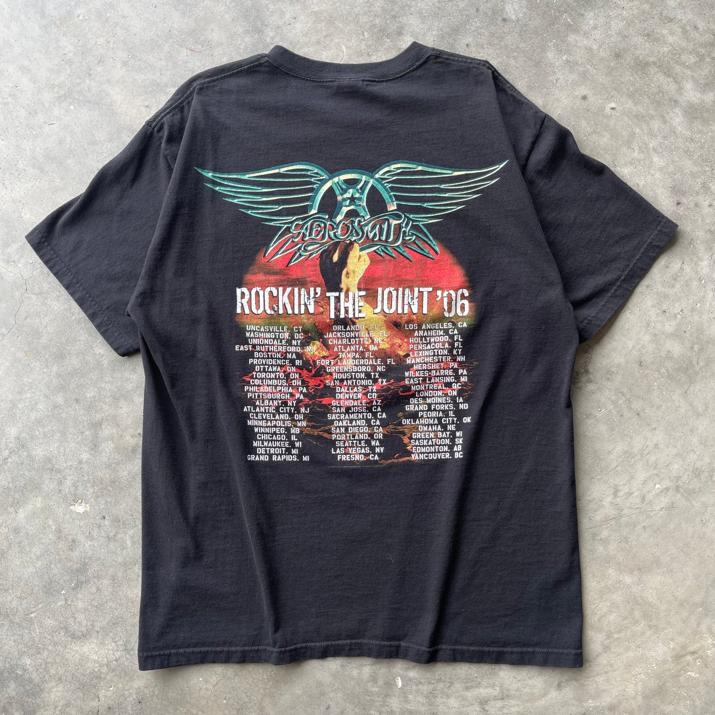 (XL) '06 Aerosmith "Rockin' the Joint" Tour Graphic Tee