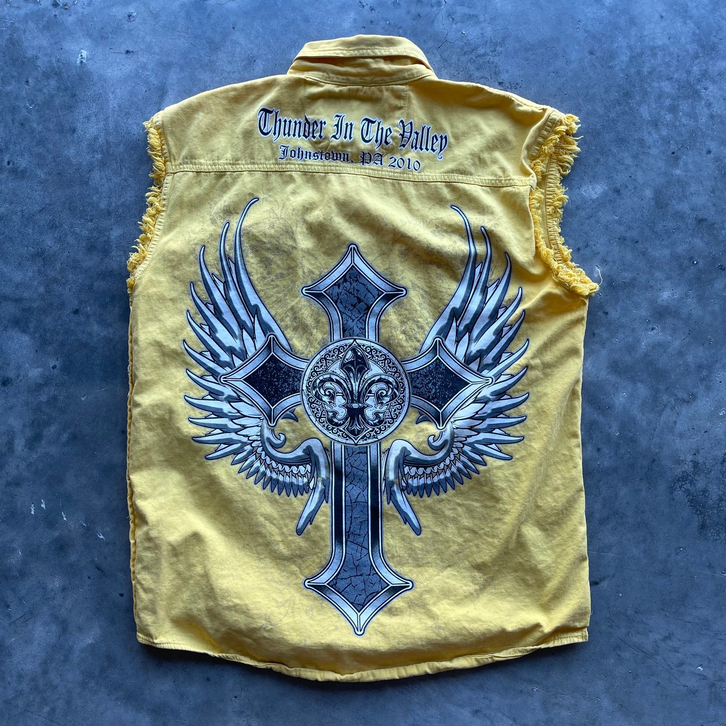 (XL) 2010 Biker's Club "Thunder in the Valley" Y2K Cross Sleeveless Shirt