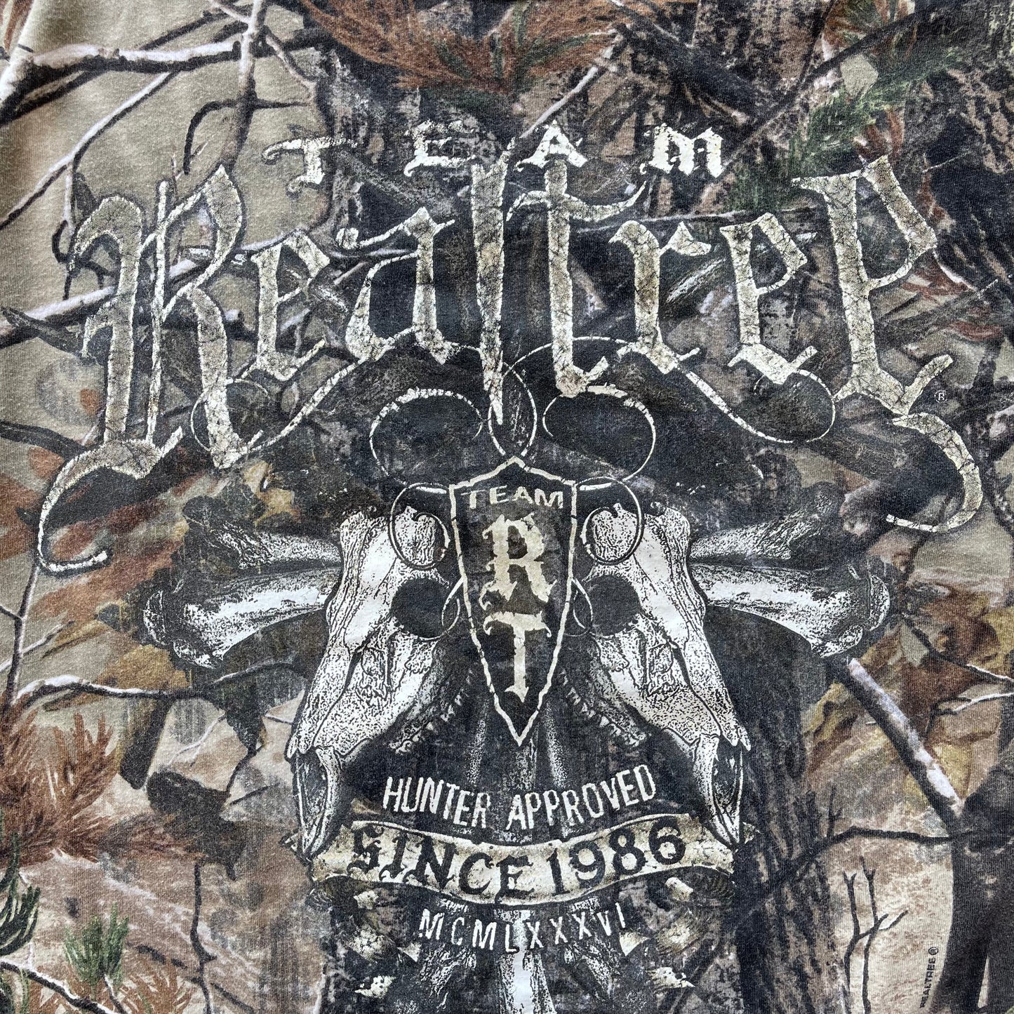 (L) RealTree Hunting Camo Graphic Long Sleeve Tee