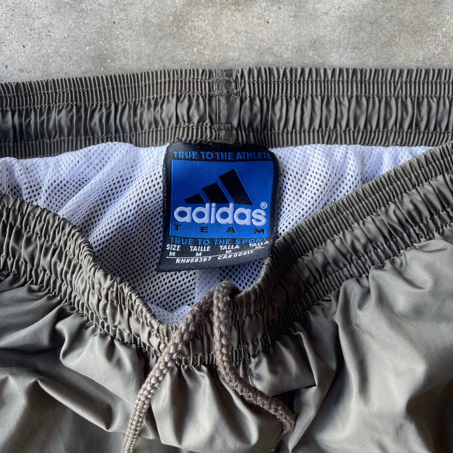 (M) 90s Adidas Tampa Bay Buccaneers NFL Track Pants