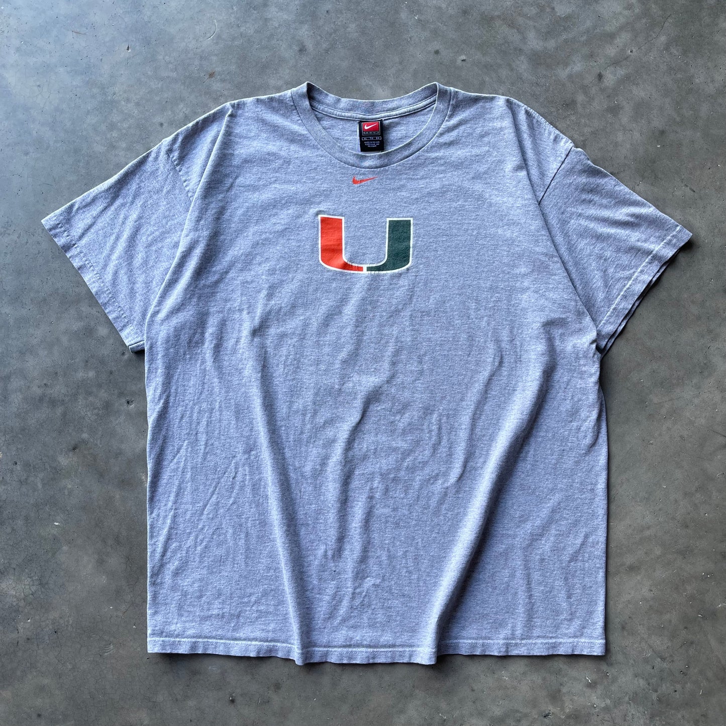 (XL) ‘00s University of Miami Hurricanes Center Swoosh “U” Logo Graphic