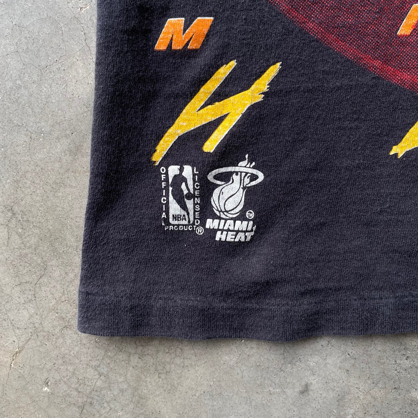 (M) ‘93 Miami Heat NBA Puff Print Rare Graphic Tee