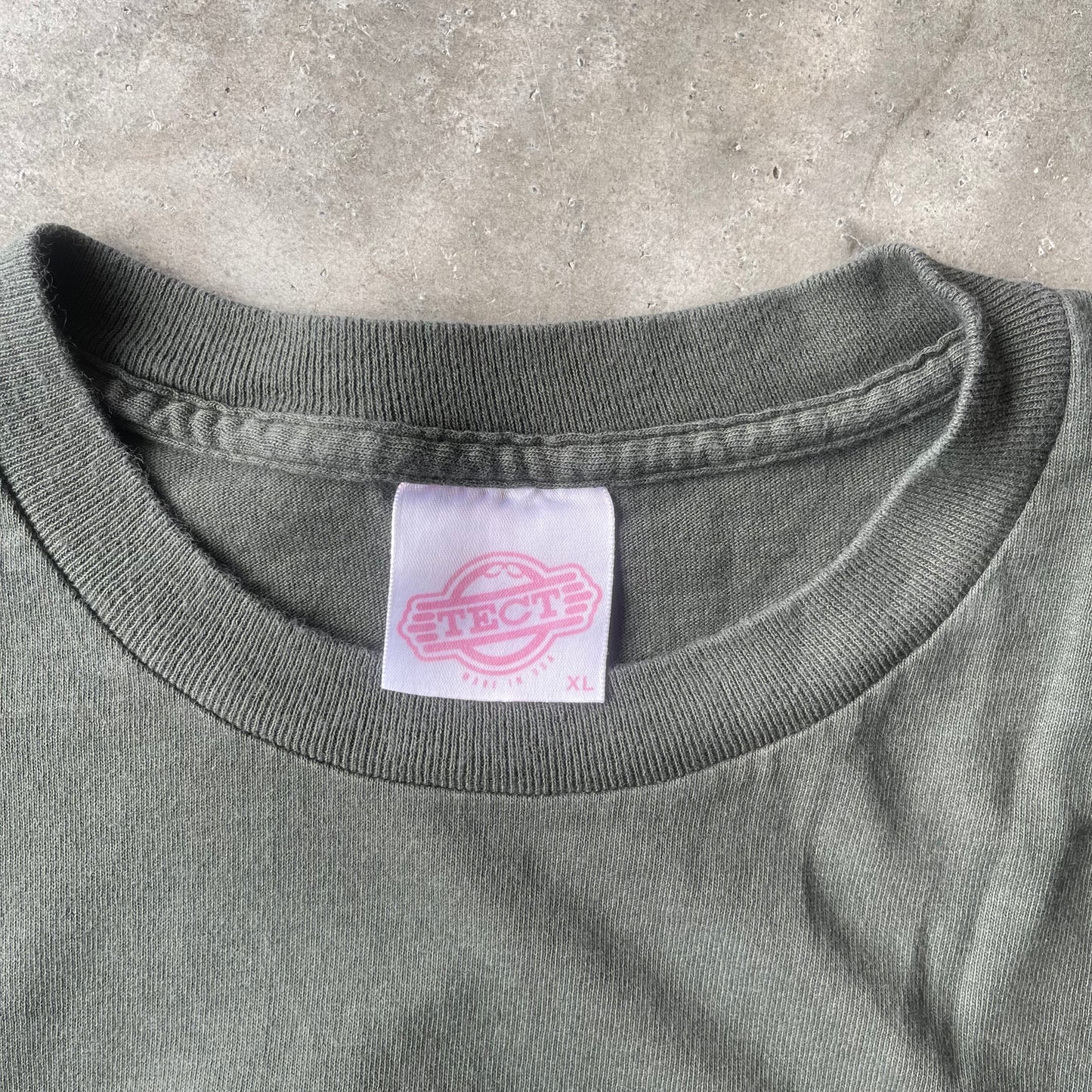 (XL) '01 Aerial Soccer Player Graphic Tee