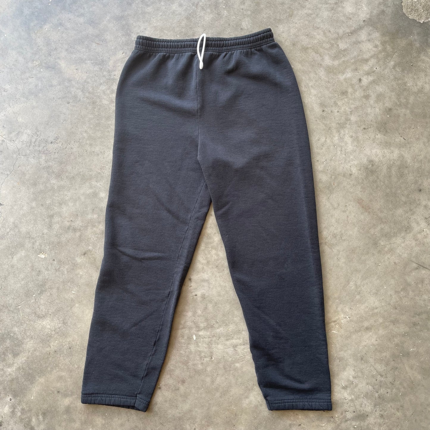 (M/L) 90s Black Sweatpants