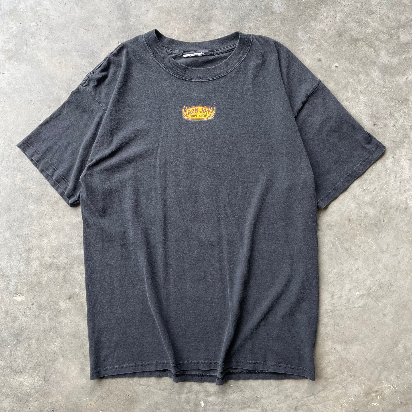 (M/L) ‘00 Ron Jon “Year of the Dragon” Graphic Center Logo Tee