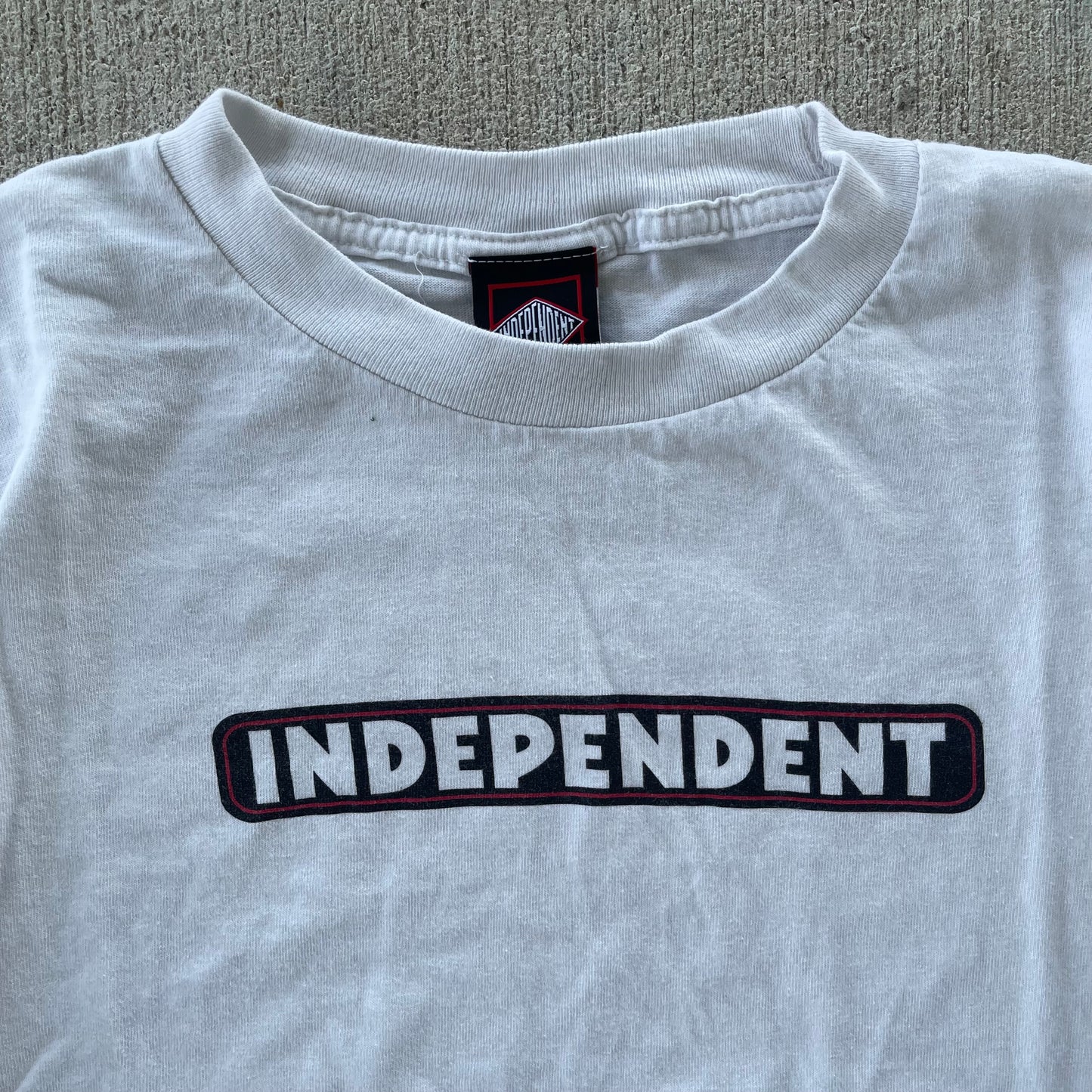 (S) 00s Independent White Spell-Out Tee