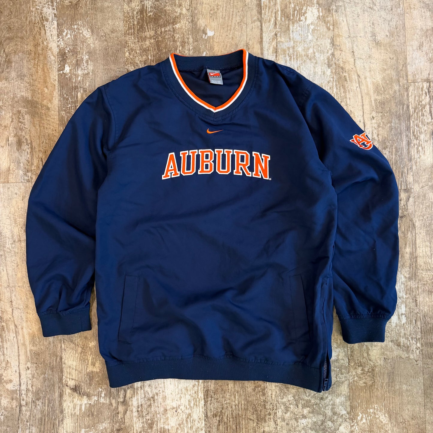 (S) Vintage 2000s Nike University of Auburn Tigers Center Swoosh Pullover Windbreaker