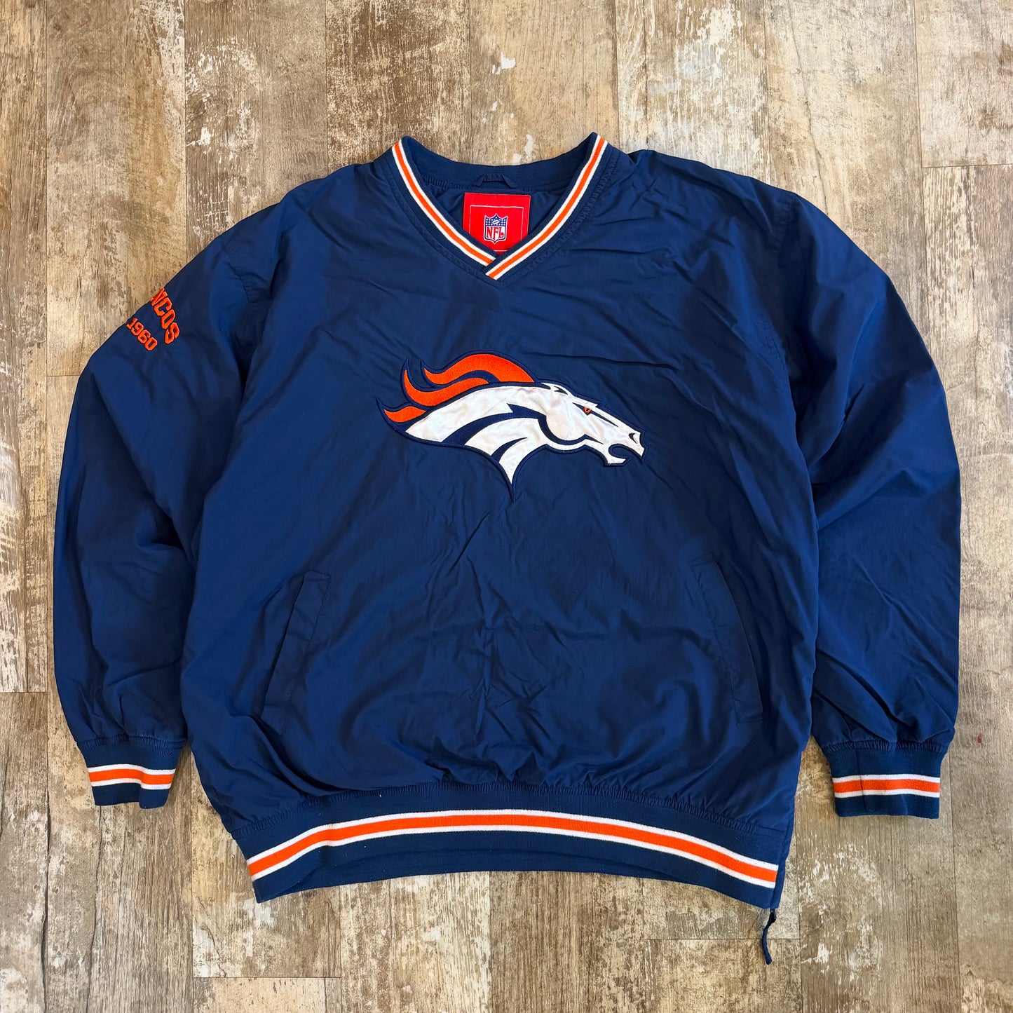 (L) Vintage 2000s Denver Broncos NFL Pullover Windbreaker