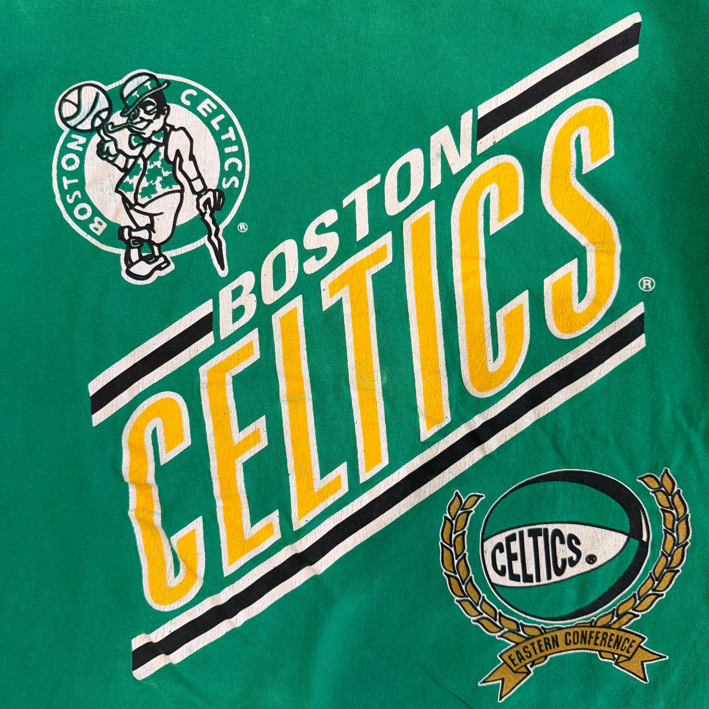 (S/M) Vintage 1990s Boston Celtics NBA Nutmeg Shirt