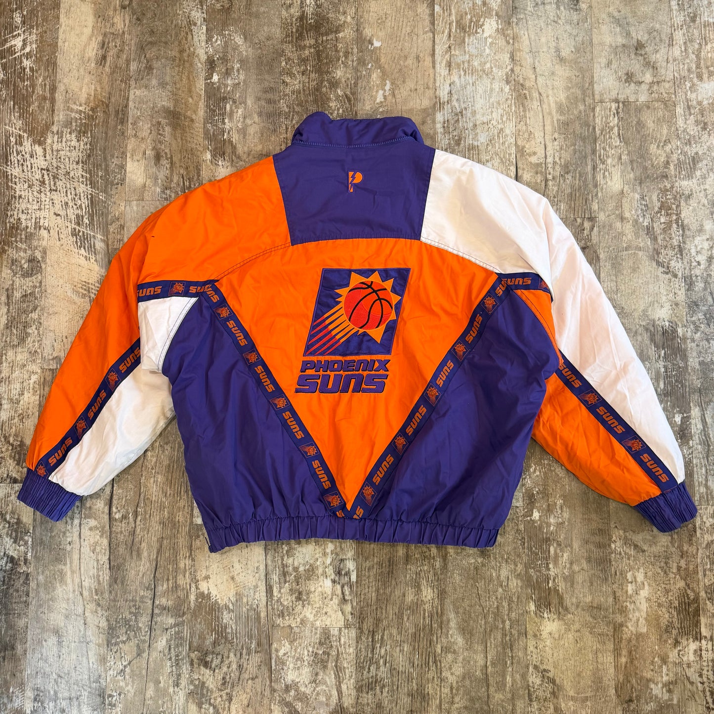 (XL/2XL) Vintage 90s Phoenix Suns Pro Player Puffer Jacket