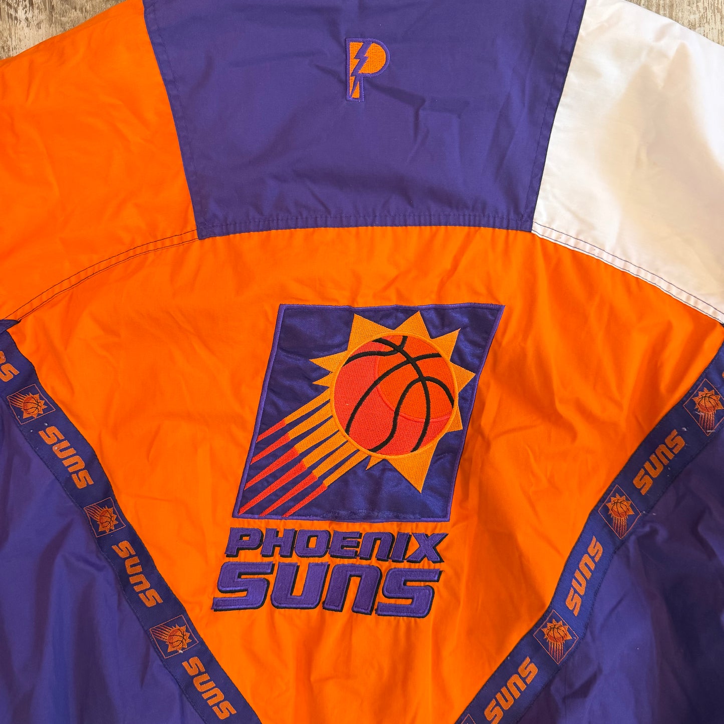 (XL/2XL) Vintage 90s Phoenix Suns Pro Player Puffer Jacket