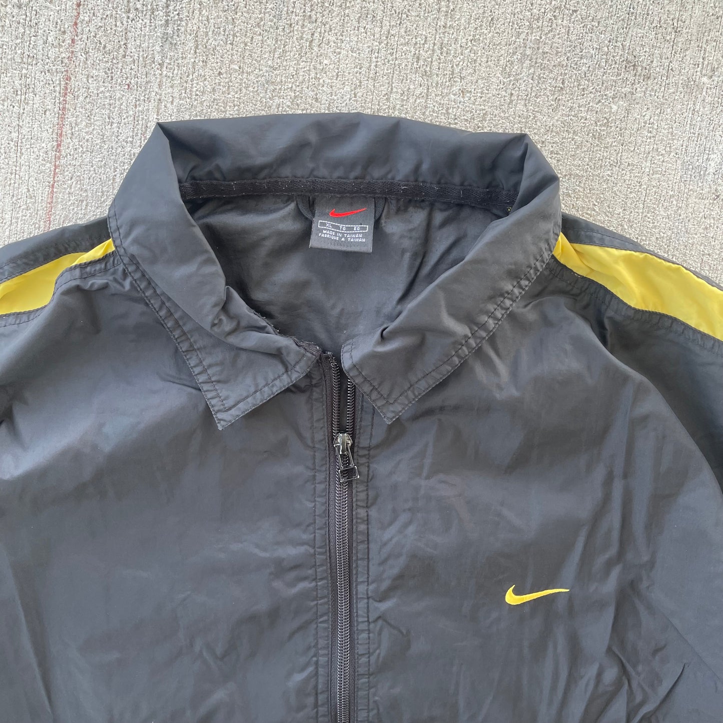 (XL/2XL) 90s Nike Black/Yellow Windbreaker