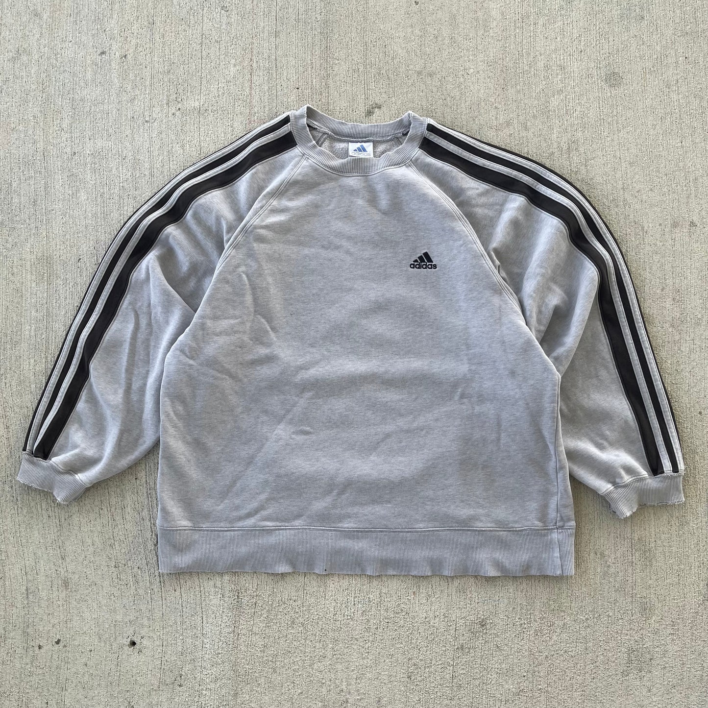 (L/XL) 90s Adidas Crewneck